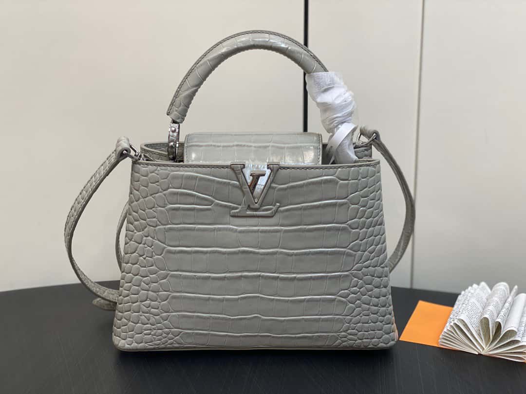 【LV原單精品】M48865灰色 鱷魚紋全皮cap那英款繫列 Capucines BB手袋¥2,880.00-頂級1:1精品高仿包包香港台灣批發價格推薦微信哪裡買