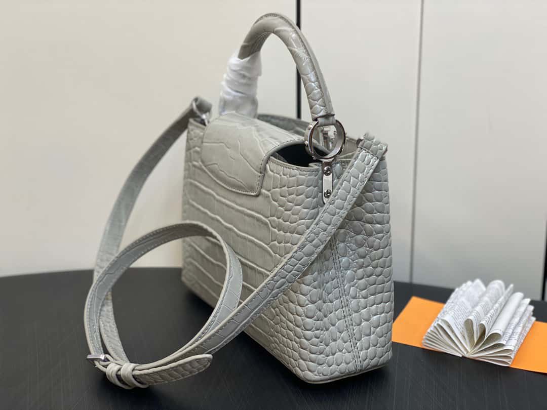 【LV原單精品】M48865灰色 鱷魚紋全皮cap那英款繫列 Capucines BB手袋¥2,880.00-頂級1:1精品高仿包包香港台灣批發價格推薦微信哪裡買