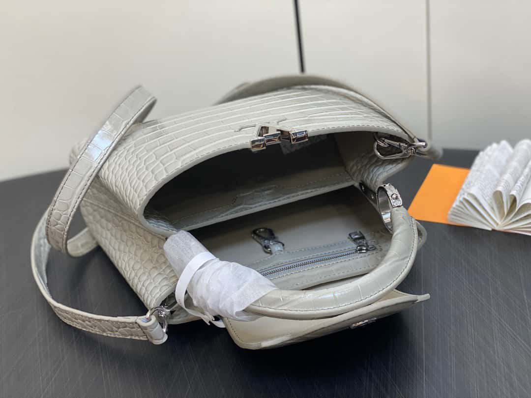 【LV原單精品】M48865灰色 鱷魚紋全皮cap那英款繫列 Capucines BB手袋¥2,880.00-頂級1:1精品高仿包包香港台灣批發價格推薦微信哪裡買