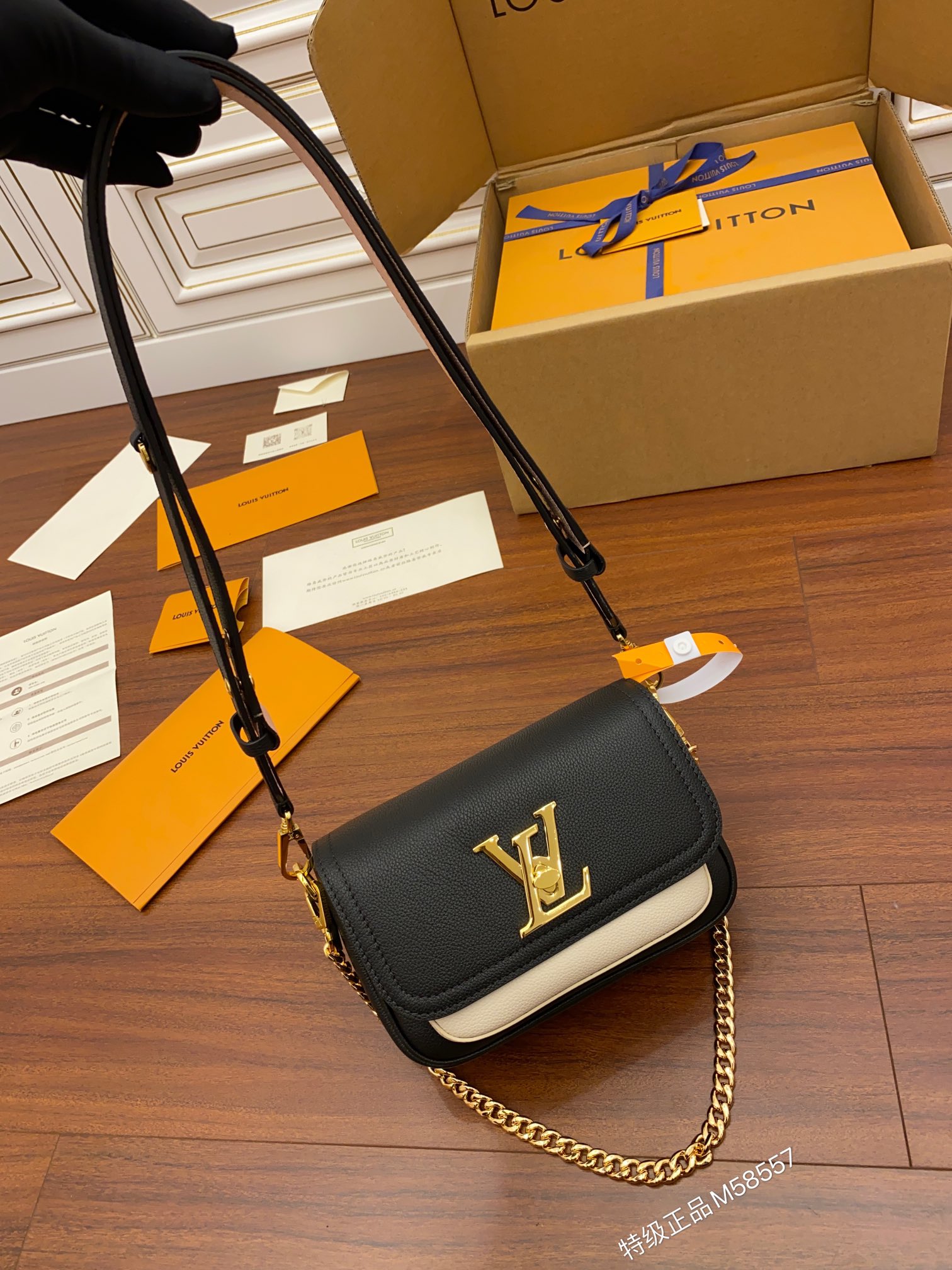 Louis Vuitton LV高仿包 Lockme Tender Bag M58557黑色整套包裝正品統一¥2,480.00-頂級1:1精品高仿包包香港台灣批發價格推薦微信哪裡買