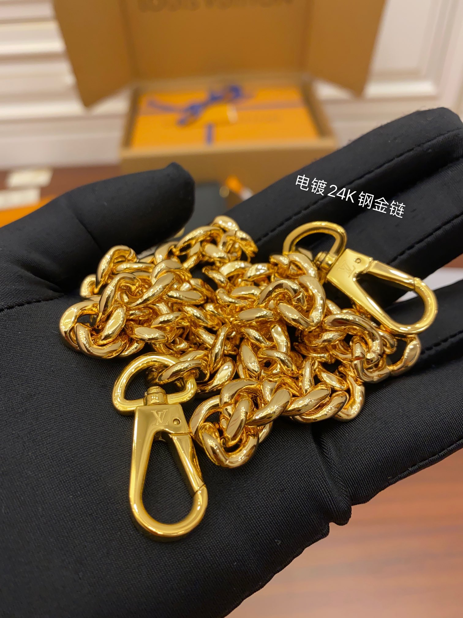 Louis Vuitton LV高仿包 Lockme Tender Bag M58557黑色整套包裝正品統一¥2,480.00-頂級1:1精品高仿包包香港台灣批發價格推薦微信哪裡買