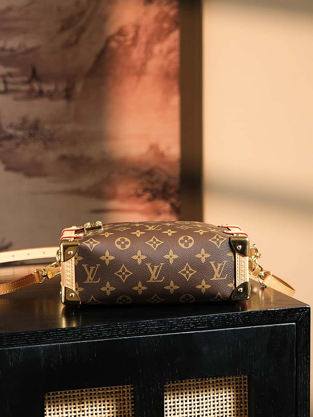 LV高仿包 𝑺𝑰𝑫𝑬 𝑻𝑹𝑼𝑵𝑲芯片菱形跳動碼中號繫列#M𝟒𝟔𝟑𝟓𝟖¥2,380.00-頂級1:1精品高仿包包香港台灣批發價格推薦微信哪裡買