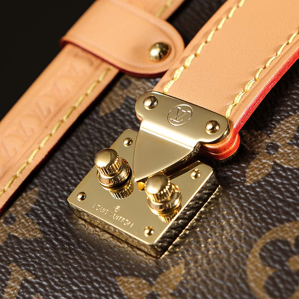 LV高仿包 𝑺𝑰𝑫𝑬 𝑻𝑹𝑼𝑵𝑲芯片菱形跳動碼中號繫列#M𝟒𝟔𝟑𝟓𝟖¥2,380.00-頂級1:1精品高仿包包香港台灣批發價格推薦微信哪裡買