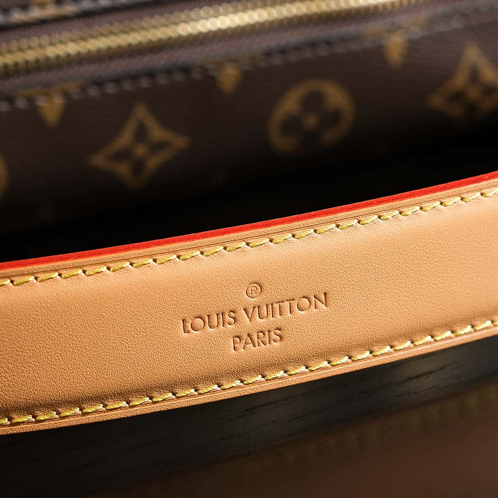 LV高仿包 𝑺𝑰𝑫𝑬 𝑻𝑹𝑼𝑵𝑲芯片菱形跳動碼中號繫列#M𝟒𝟔𝟑𝟓𝟖¥2,380.00-頂級1:1精品高仿包包香港台灣批發價格推薦微信哪裡買