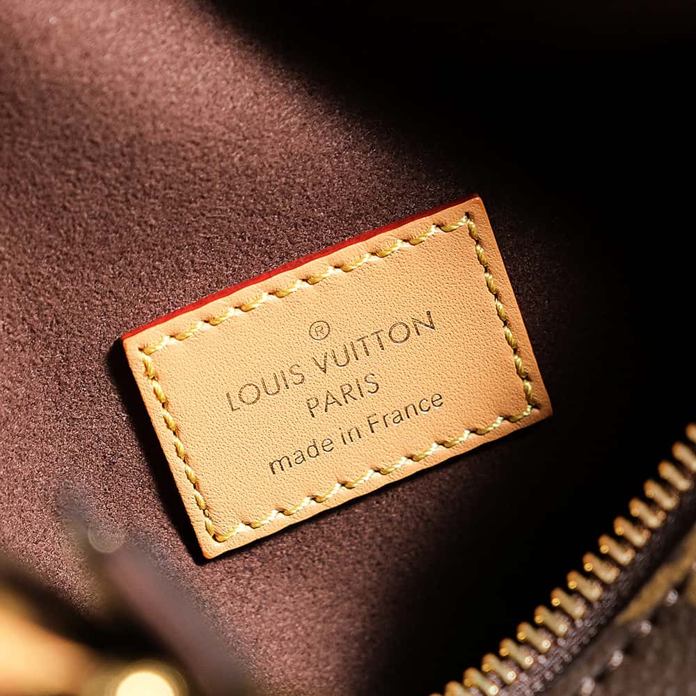 LV高仿包 𝑺𝑰𝑫𝑬 𝑻𝑹𝑼𝑵𝑲芯片菱形跳動碼中號繫列#M𝟒𝟔𝟑𝟓𝟖¥2,380.00-頂級1:1精品高仿包包香港台灣批發價格推薦微信哪裡買