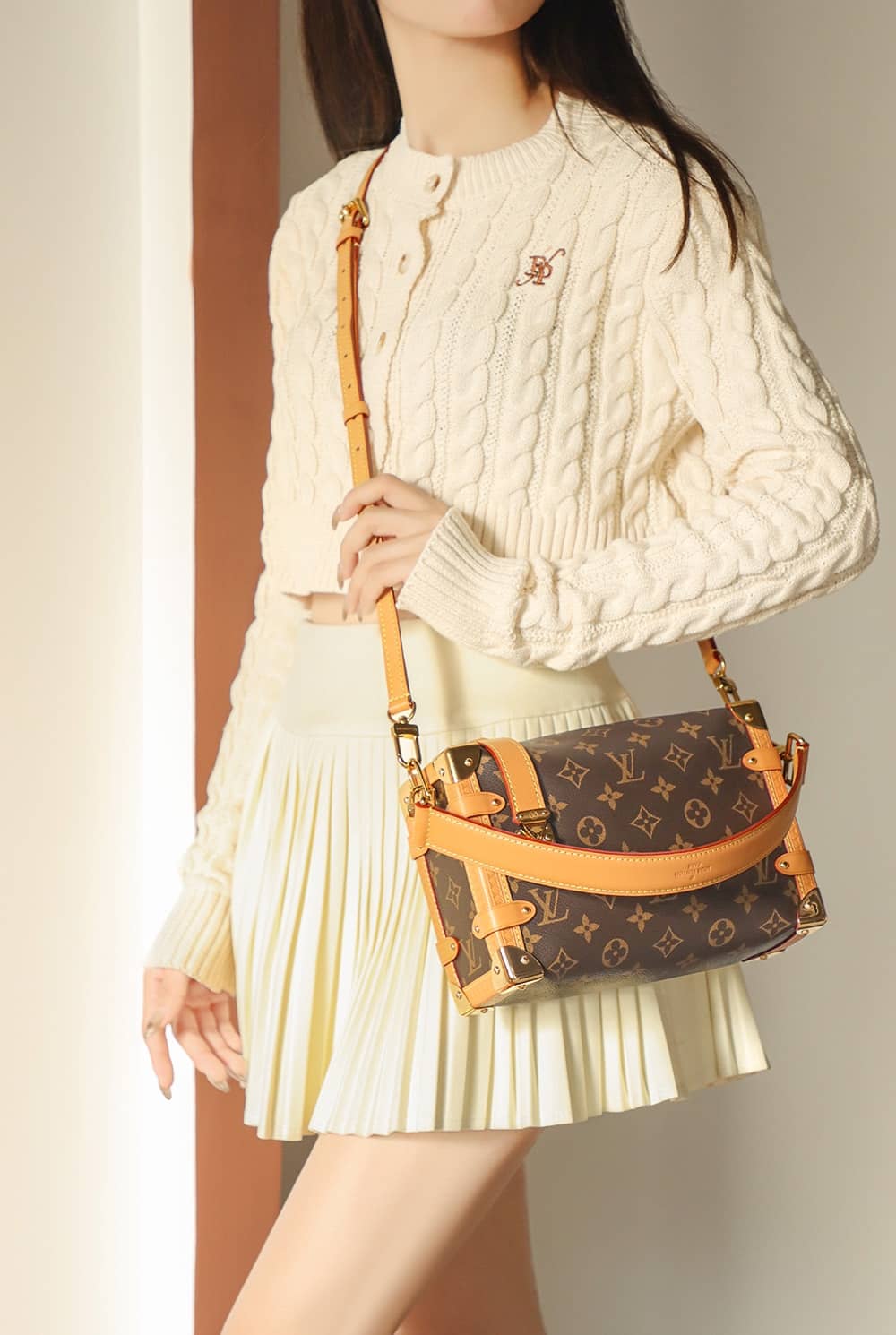 LV高仿包 M46358 Side Trunk可拆卸的手提與肩帶¥2,380.00-頂級1:1精品高仿包包香港台灣批發價格推薦微信哪裡買