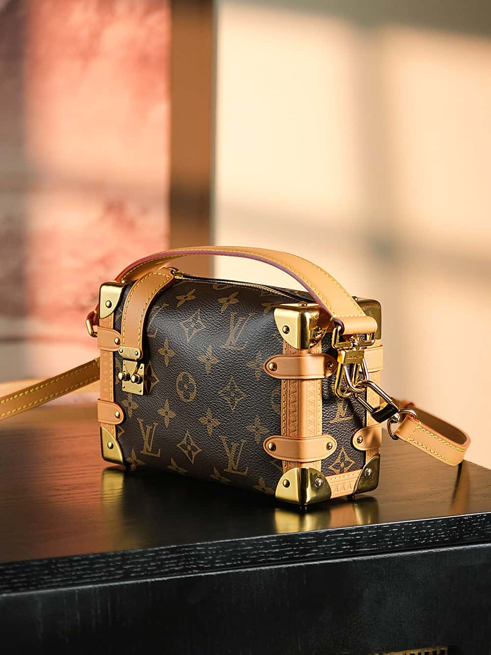 LV一比一高仿包 𝑺𝑰𝑫𝑬 𝑻𝑹𝑼𝑵𝑲小號# M46815¥2,480.00-頂級1:1精品高仿包包香港台灣批發價格推薦微信哪裡買