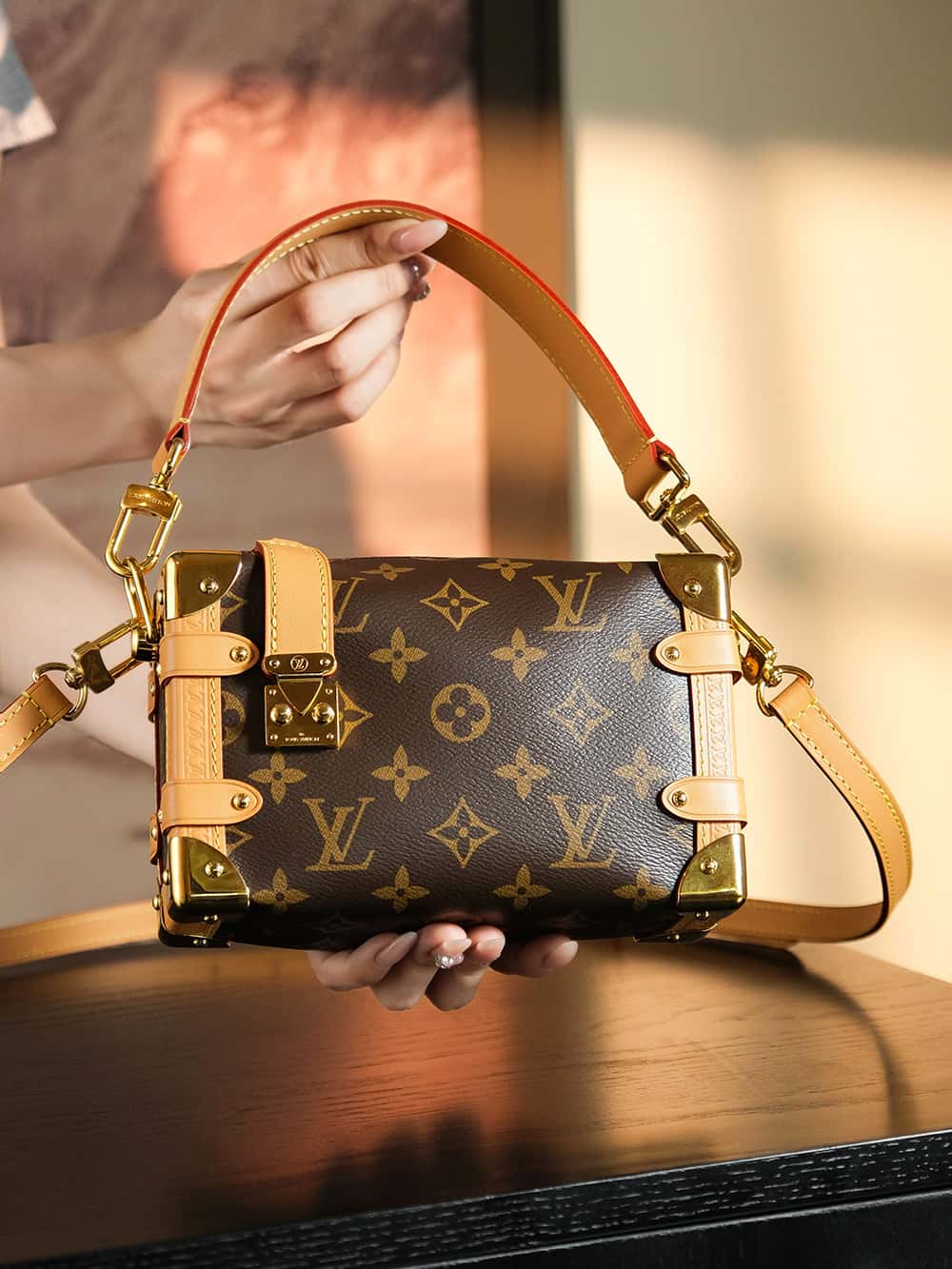 LV一比一高仿包 𝑺𝑰𝑫𝑬 𝑻𝑹𝑼𝑵𝑲小號# M46815¥2,480.00-頂級1:1精品高仿包包香港台灣批發價格推薦微信哪裡買