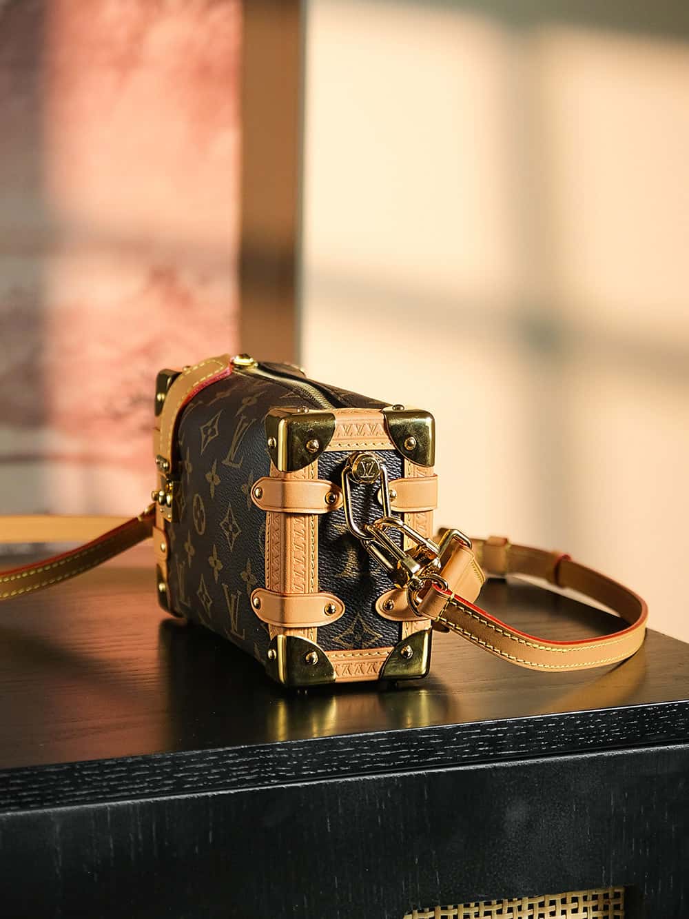 LV一比一高仿包 𝑺𝑰𝑫𝑬 𝑻𝑹𝑼𝑵𝑲小號# M46815¥2,480.00-頂級1:1精品高仿包包香港台灣批發價格推薦微信哪裡買