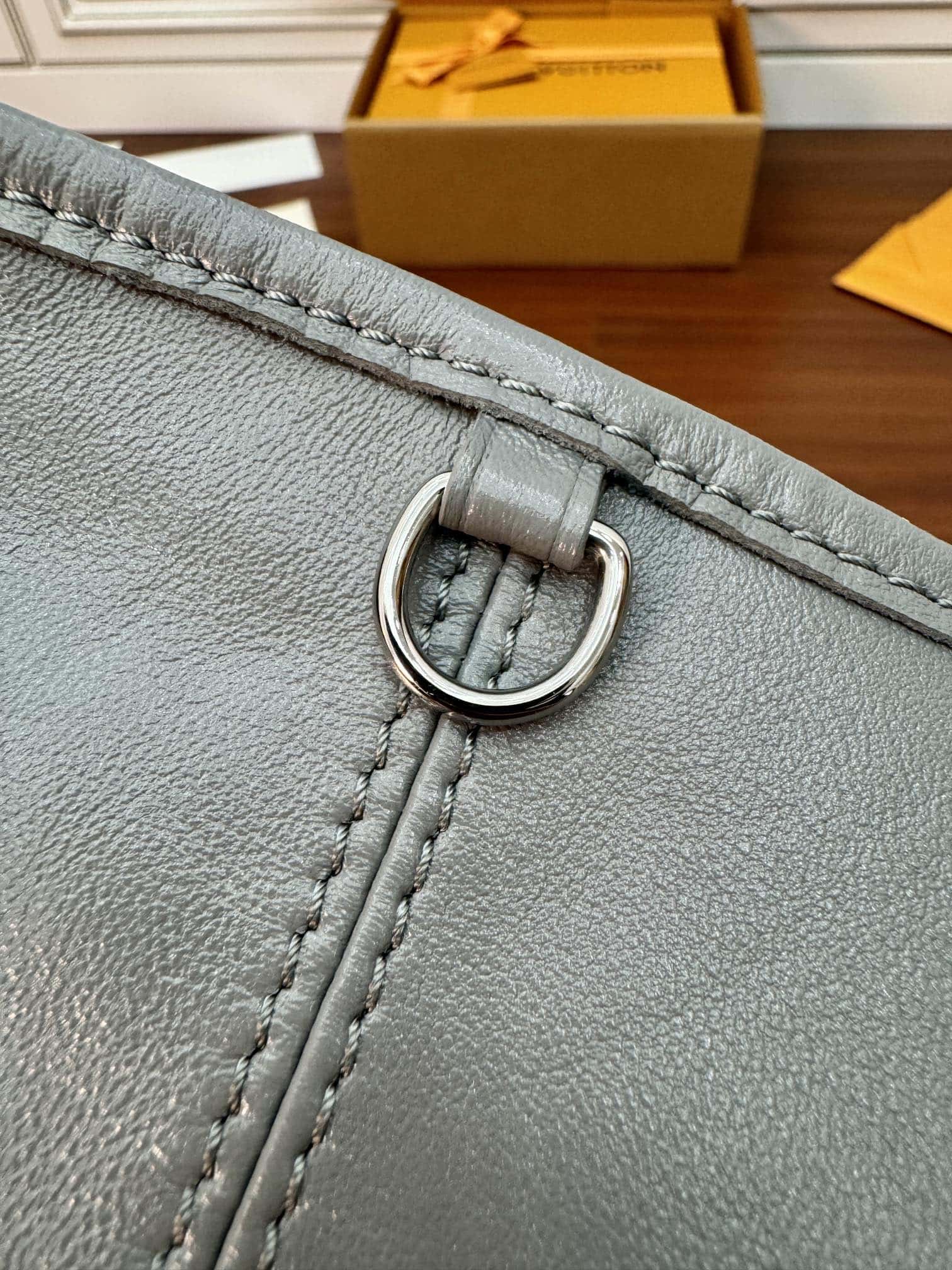 LV M12583 當季新款 CARRYALL DARK 中號一比一高仿手袋¥2,480.00-頂級1:1精品高仿包包香港台灣批發價格推薦微信哪裡買