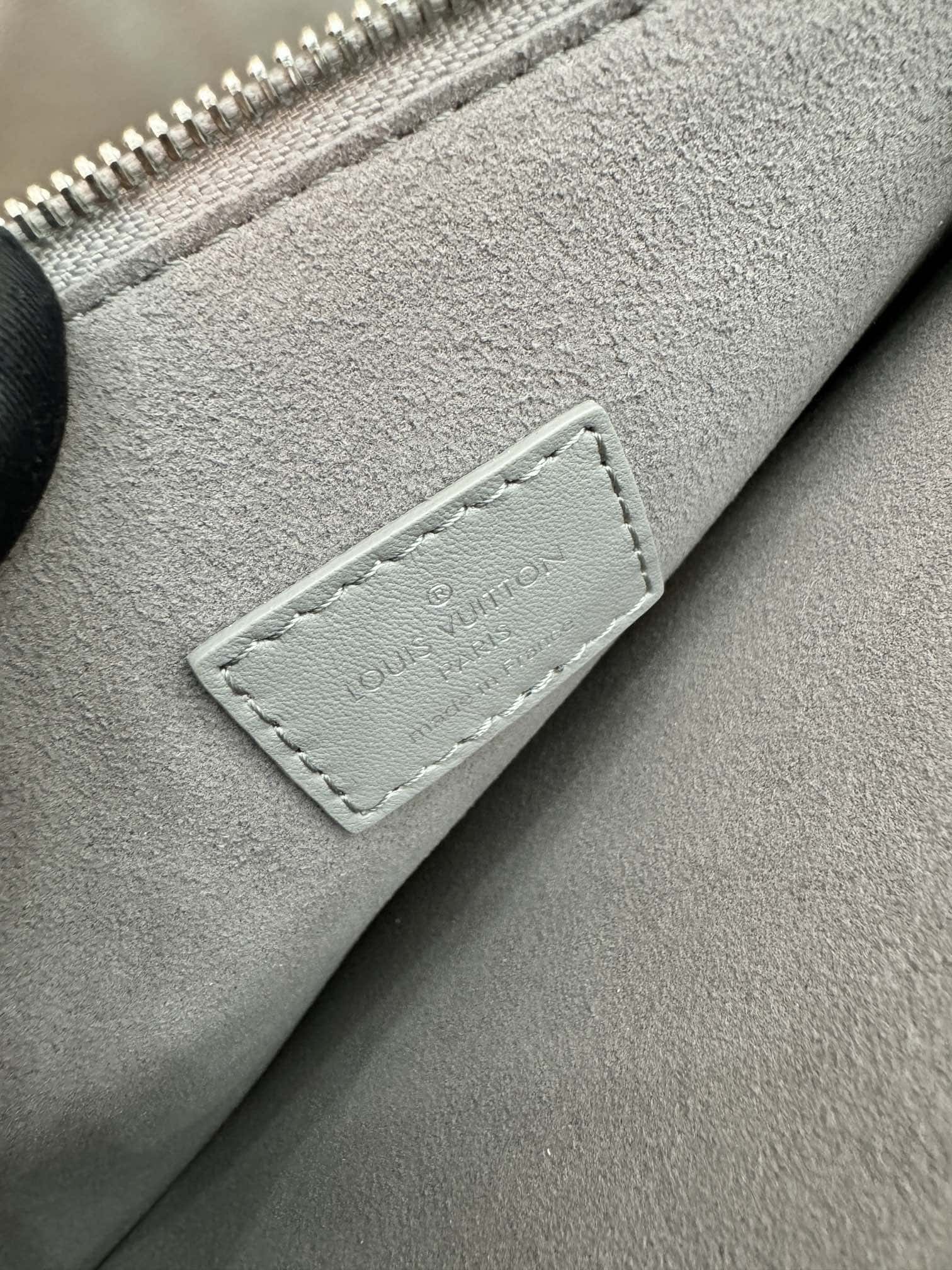 LV M12583 當季新款 CARRYALL DARK 中號一比一高仿手袋¥2,480.00-頂級1:1精品高仿包包香港台灣批發價格推薦微信哪裡買