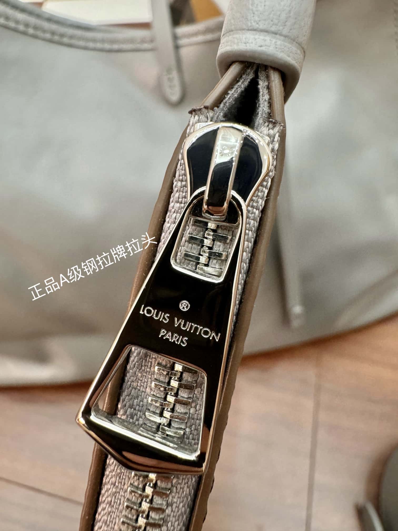 LV M12583 當季新款 CARRYALL DARK 中號一比一高仿手袋¥2,480.00-頂級1:1精品高仿包包香港台灣批發價格推薦微信哪裡買