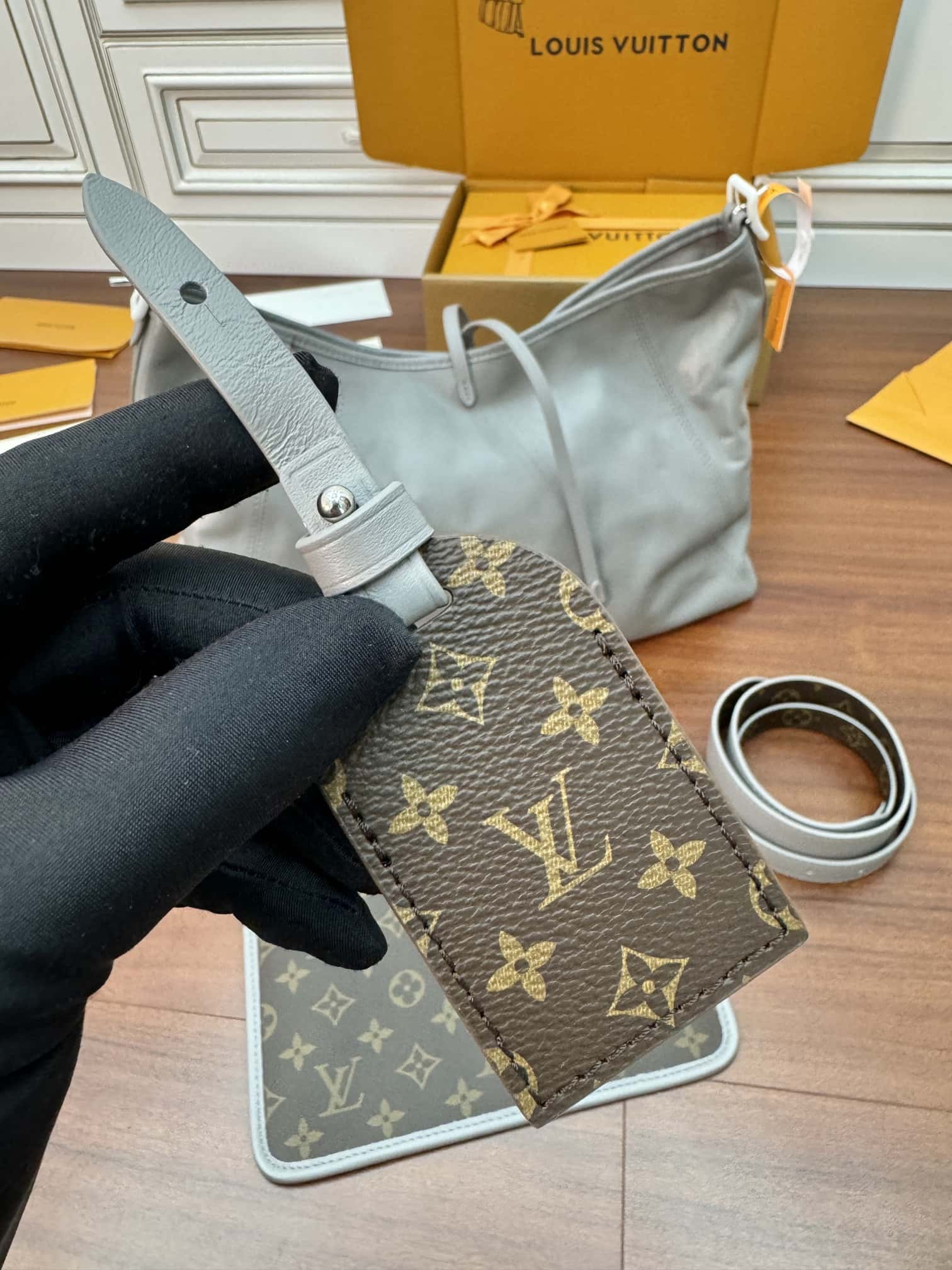 LV M12583 當季新款 CARRYALL DARK 中號一比一高仿手袋¥2,480.00-頂級1:1精品高仿包包香港台灣批發價格推薦微信哪裡買