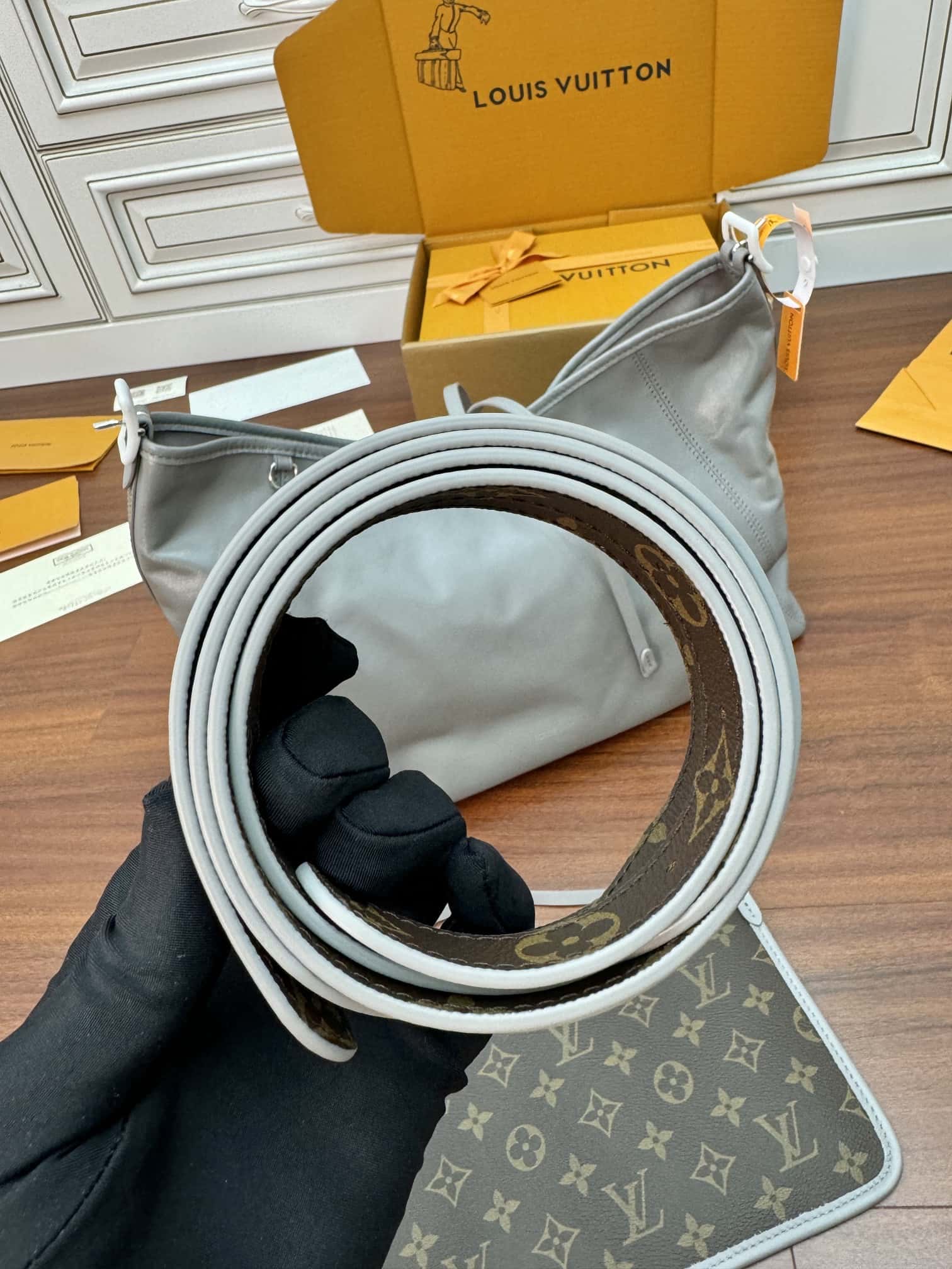 LV M12583 當季新款 CARRYALL DARK 中號一比一高仿手袋¥2,480.00-頂級1:1精品高仿包包香港台灣批發價格推薦微信哪裡買