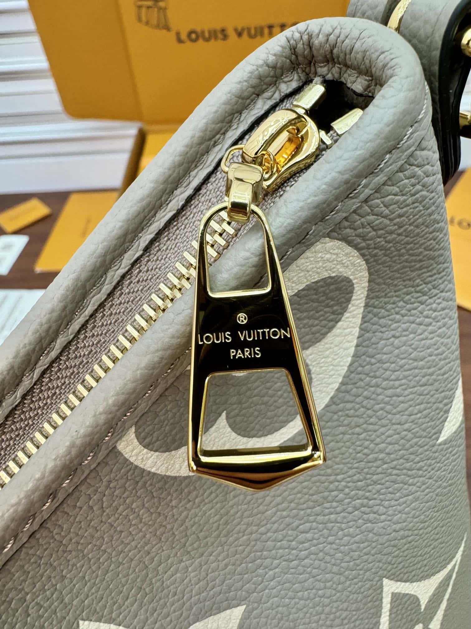 LV M47180 CARRYALL 小號一比一原單手袋¥2,480.00-頂級1:1精品高仿包包香港台灣批發價格推薦微信哪裡買