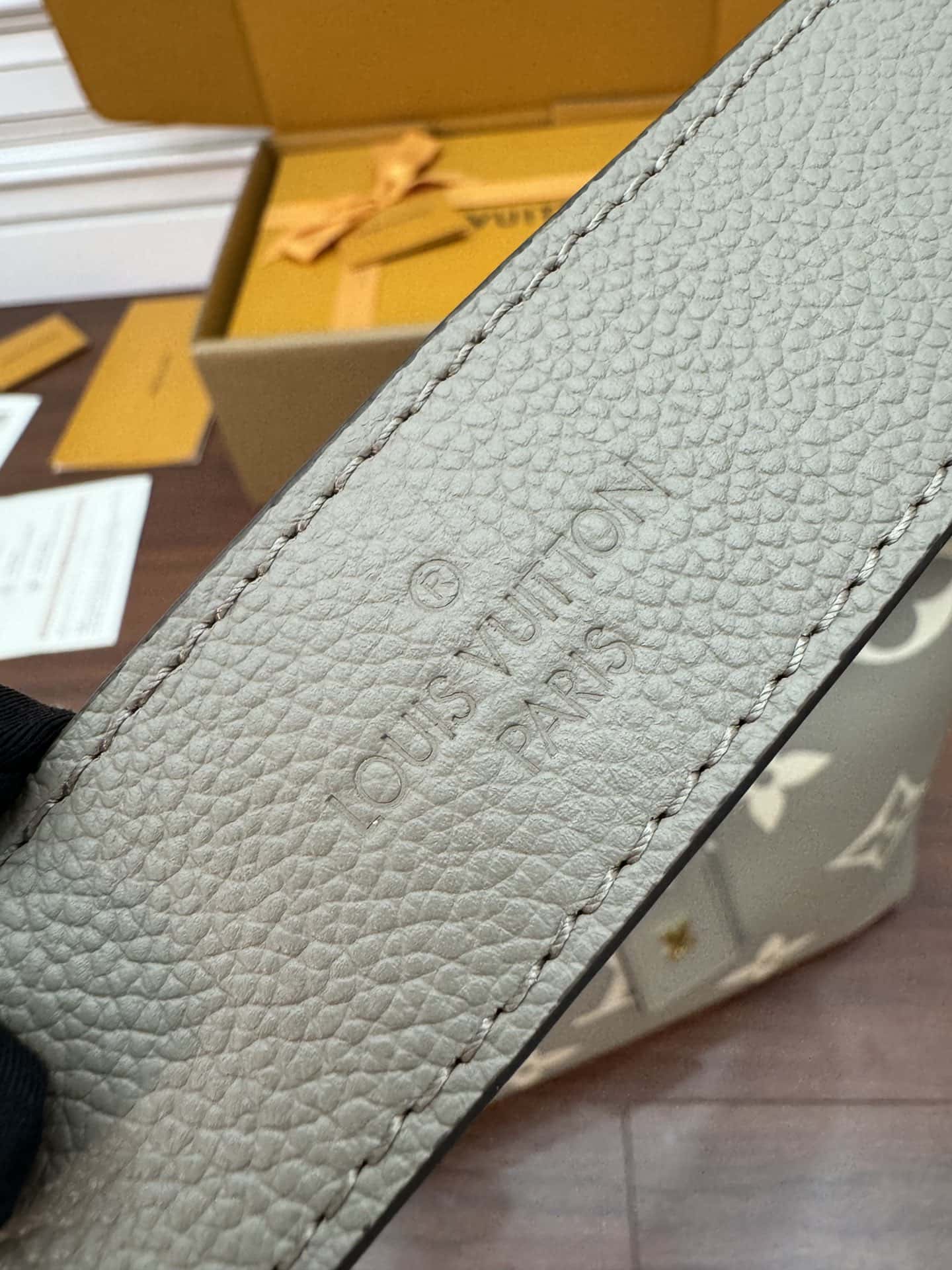 LV M47180 CARRYALL 小號一比一原單手袋¥2,480.00-頂級1:1精品高仿包包香港台灣批發價格推薦微信哪裡買