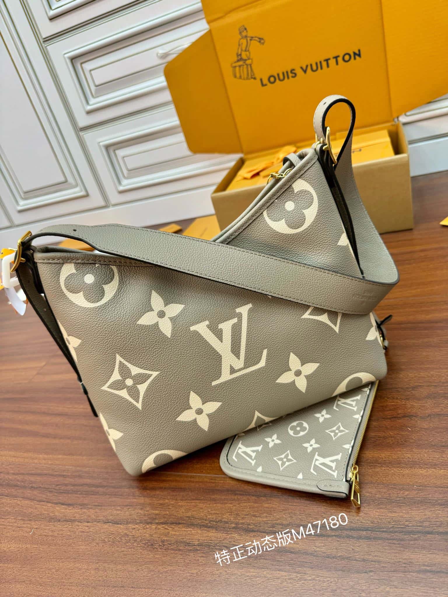 LV M47180 CARRYALL 小號一比一原單手袋¥2,480.00-頂級1:1精品高仿包包香港台灣批發價格推薦微信哪裡買