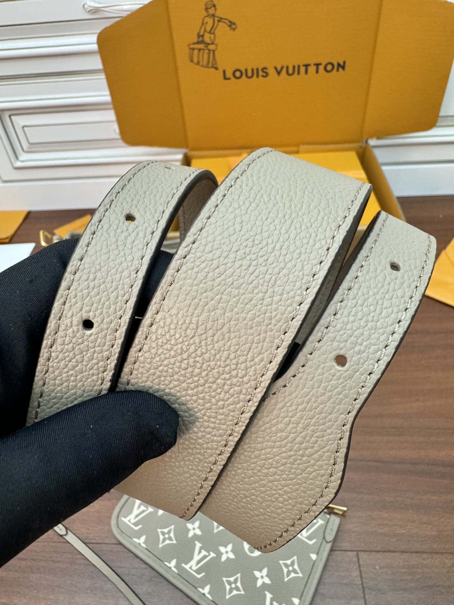 LV M47180 CARRYALL 小號一比一原單手袋¥2,480.00-頂級1:1精品高仿包包香港台灣批發價格推薦微信哪裡買