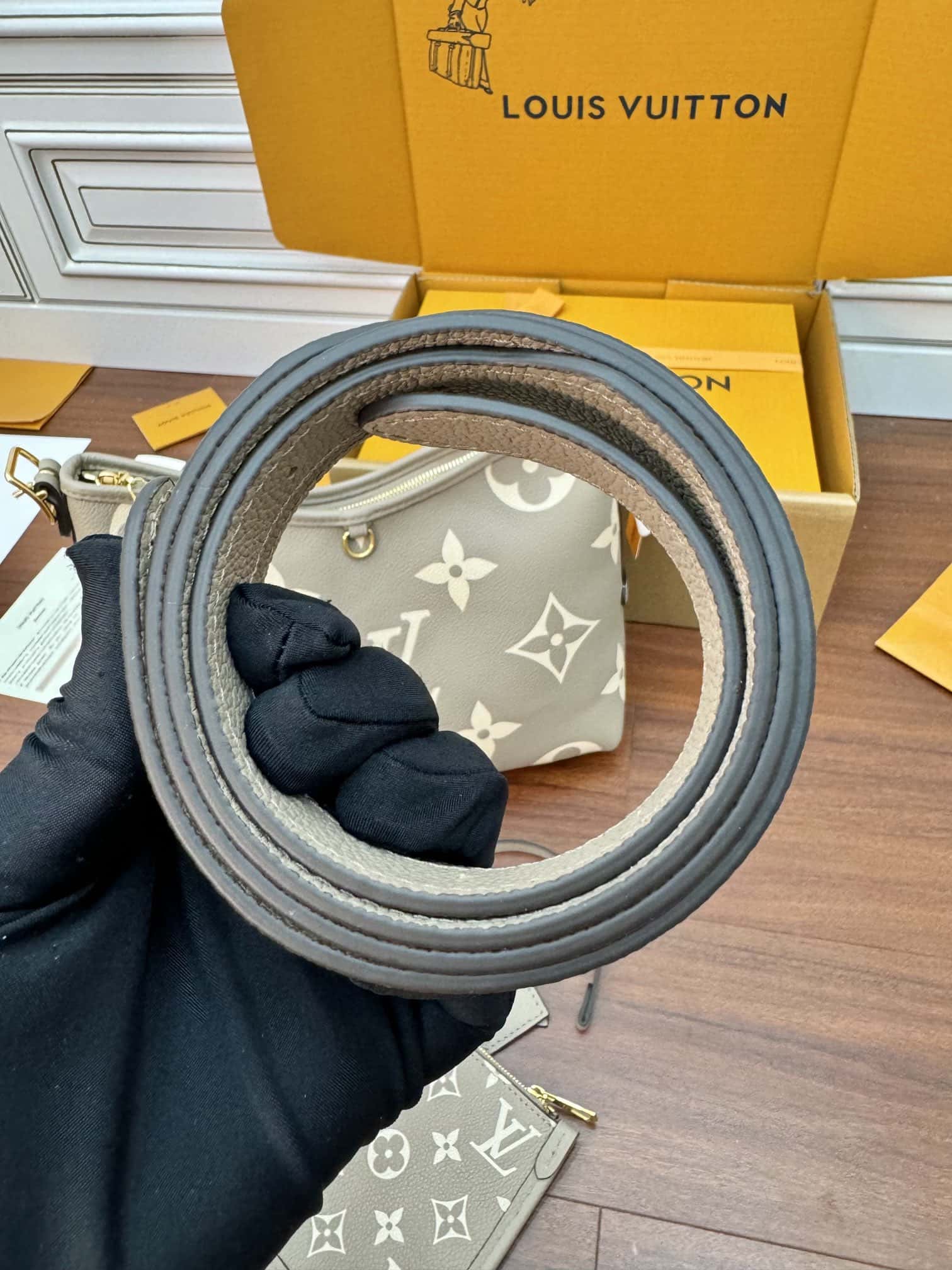 LV M47180 CARRYALL 小號一比一原單手袋¥2,480.00-頂級1:1精品高仿包包香港台灣批發價格推薦微信哪裡買