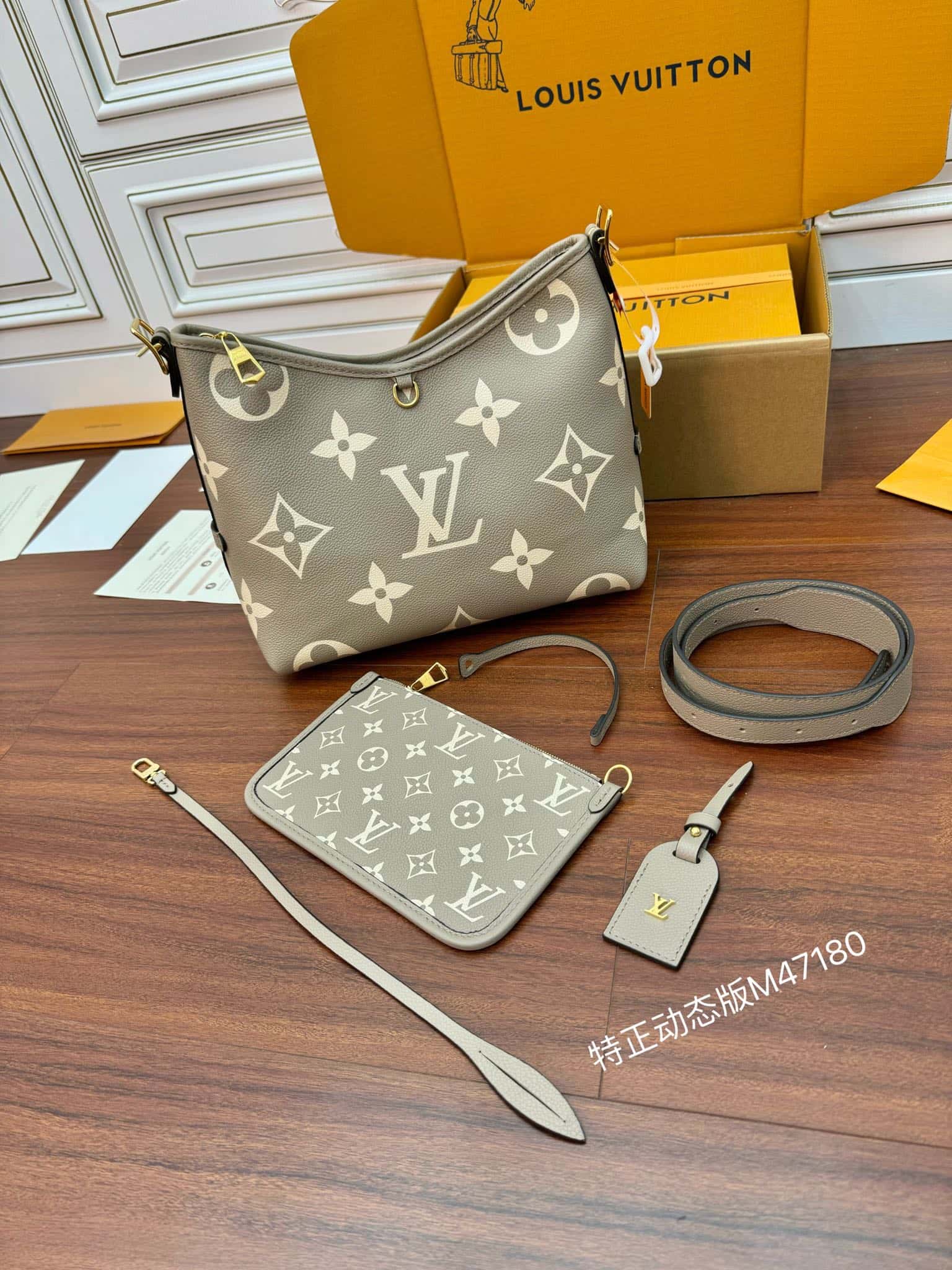 LV M47180 CARRYALL 小號一比一原單手袋¥2,480.00-頂級1:1精品高仿包包香港台灣批發價格推薦微信哪裡買