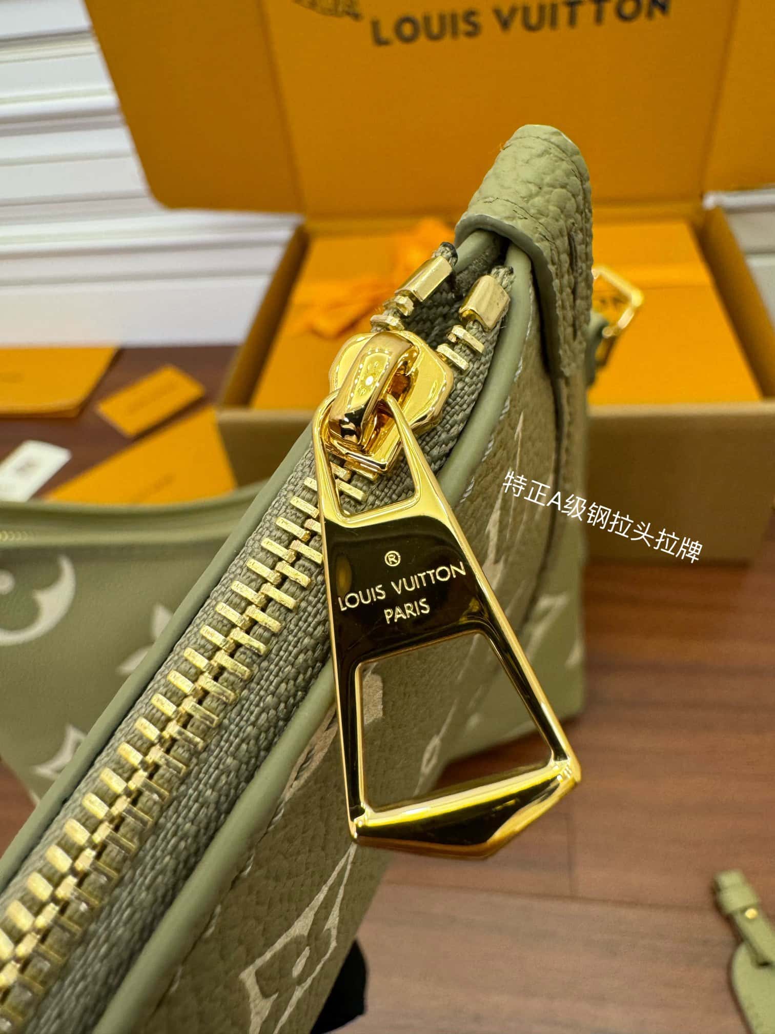 LV M46672 CARRYALL 小號一比一高仿手袋¥2,480.00-頂級1:1精品高仿包包香港台灣批發價格推薦微信哪裡買