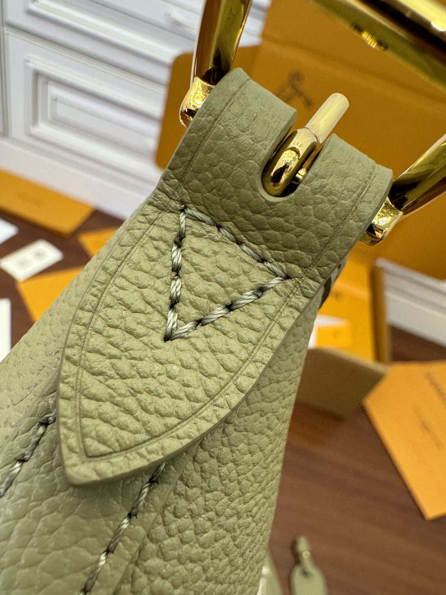 LV M46672 CARRYALL 小號一比一高仿手袋¥2,480.00-頂級1:1精品高仿包包香港台灣批發價格推薦微信哪裡買