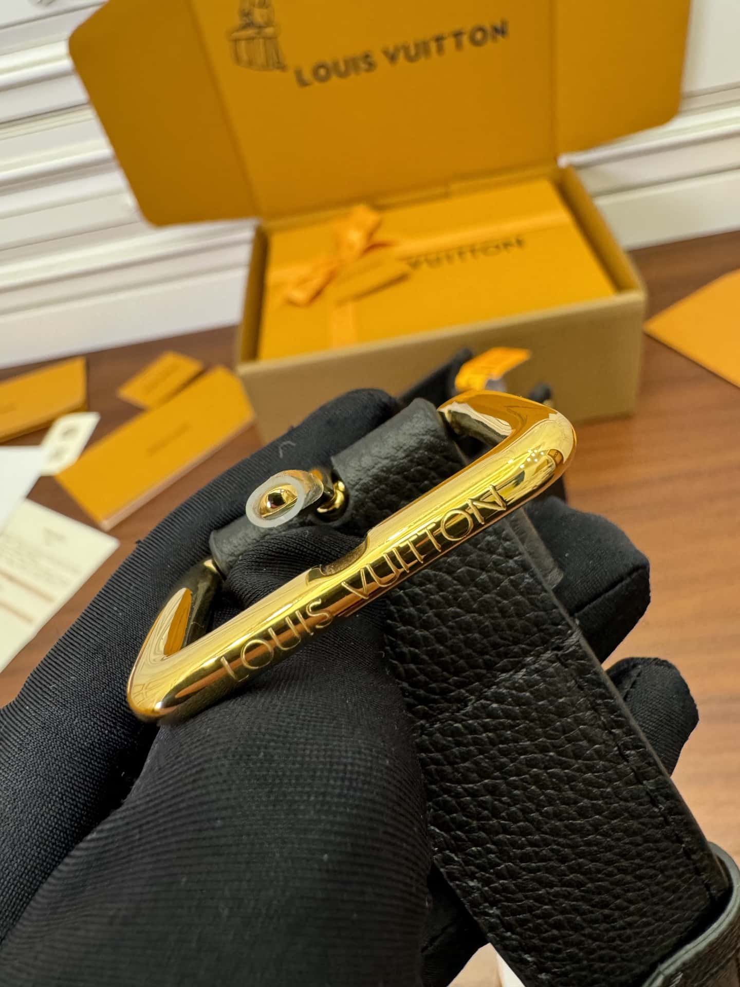 LV A級高品質出品 M22311高仿包 Lock & Go¥2,480.00-頂級1:1精品高仿包包香港台灣批發價格推薦微信哪裡買