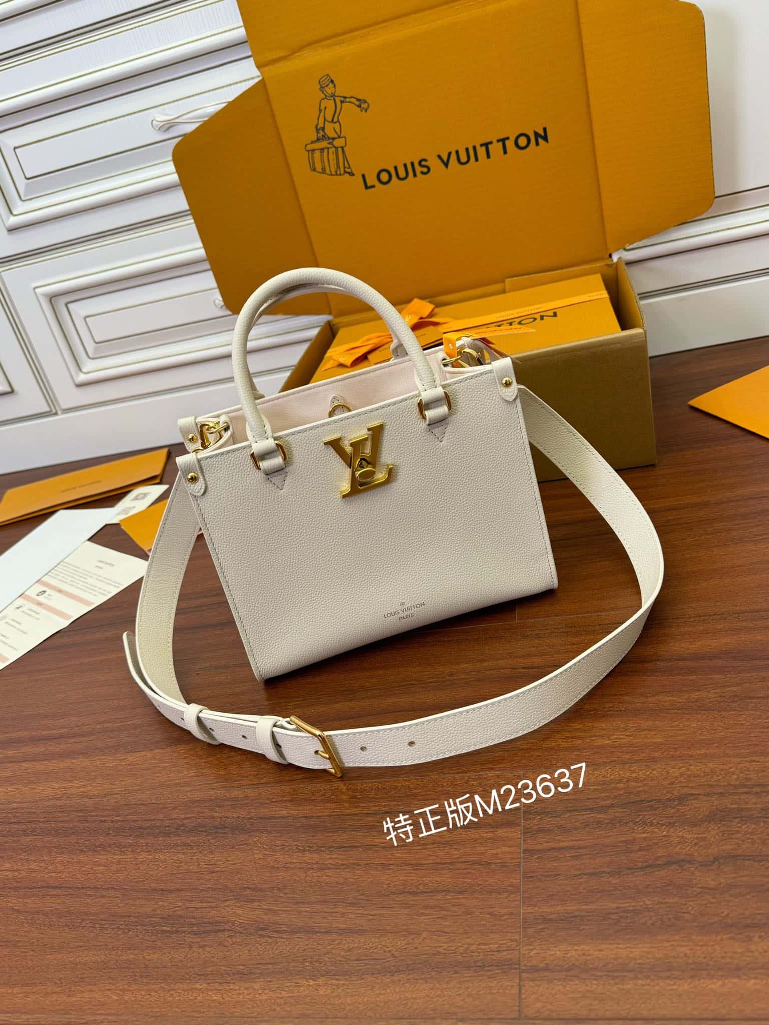 一比一高仿LV M23637 Lock & Go專櫃同步電子芯片內碼¥2,480.00-頂級1:1精品高仿包包香港台灣批發價格推薦微信哪裡買