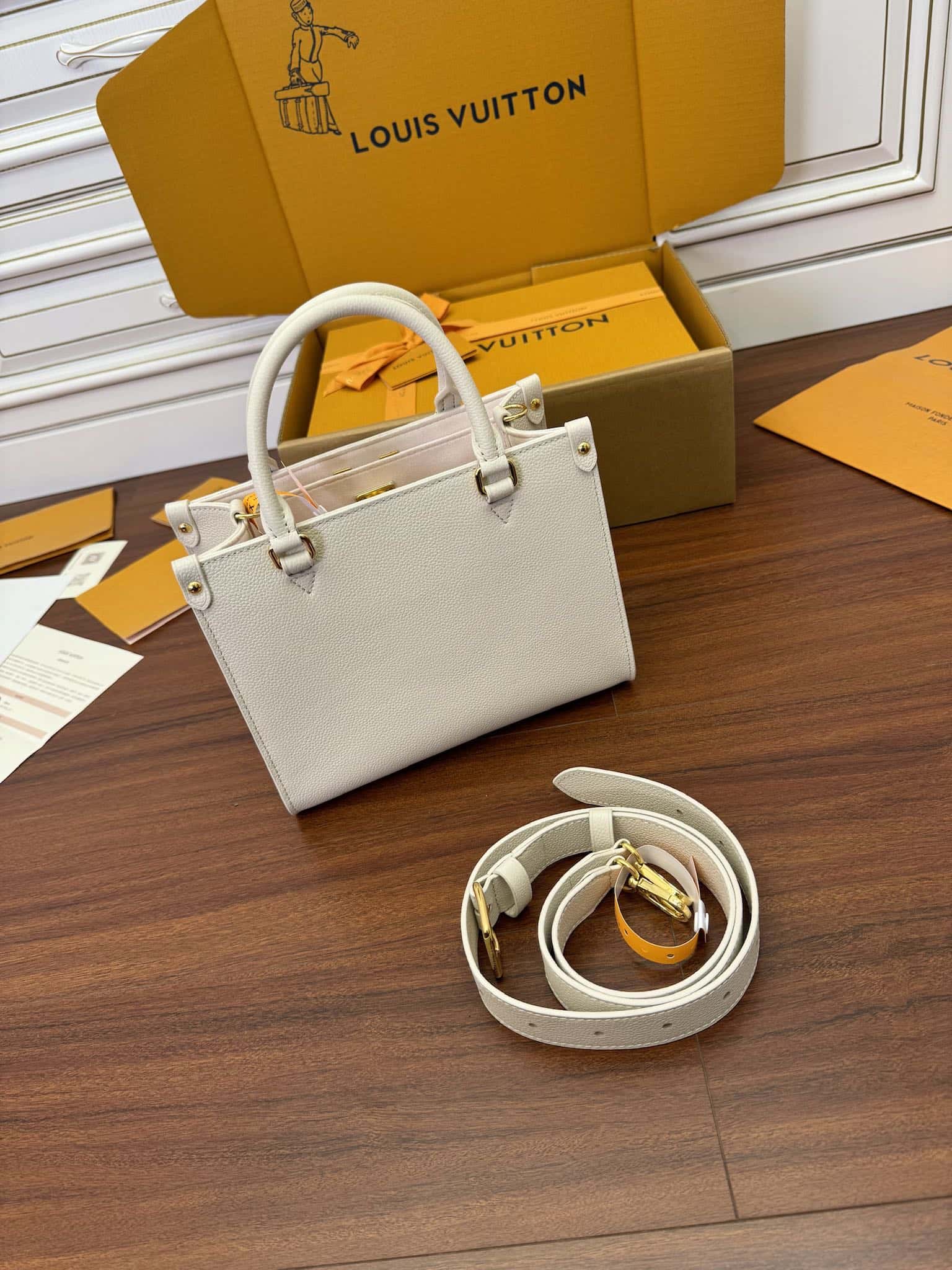 一比一高仿LV M23637 Lock & Go專櫃同步電子芯片內碼¥2,480.00-頂級1:1精品高仿包包香港台灣批發價格推薦微信哪裡買