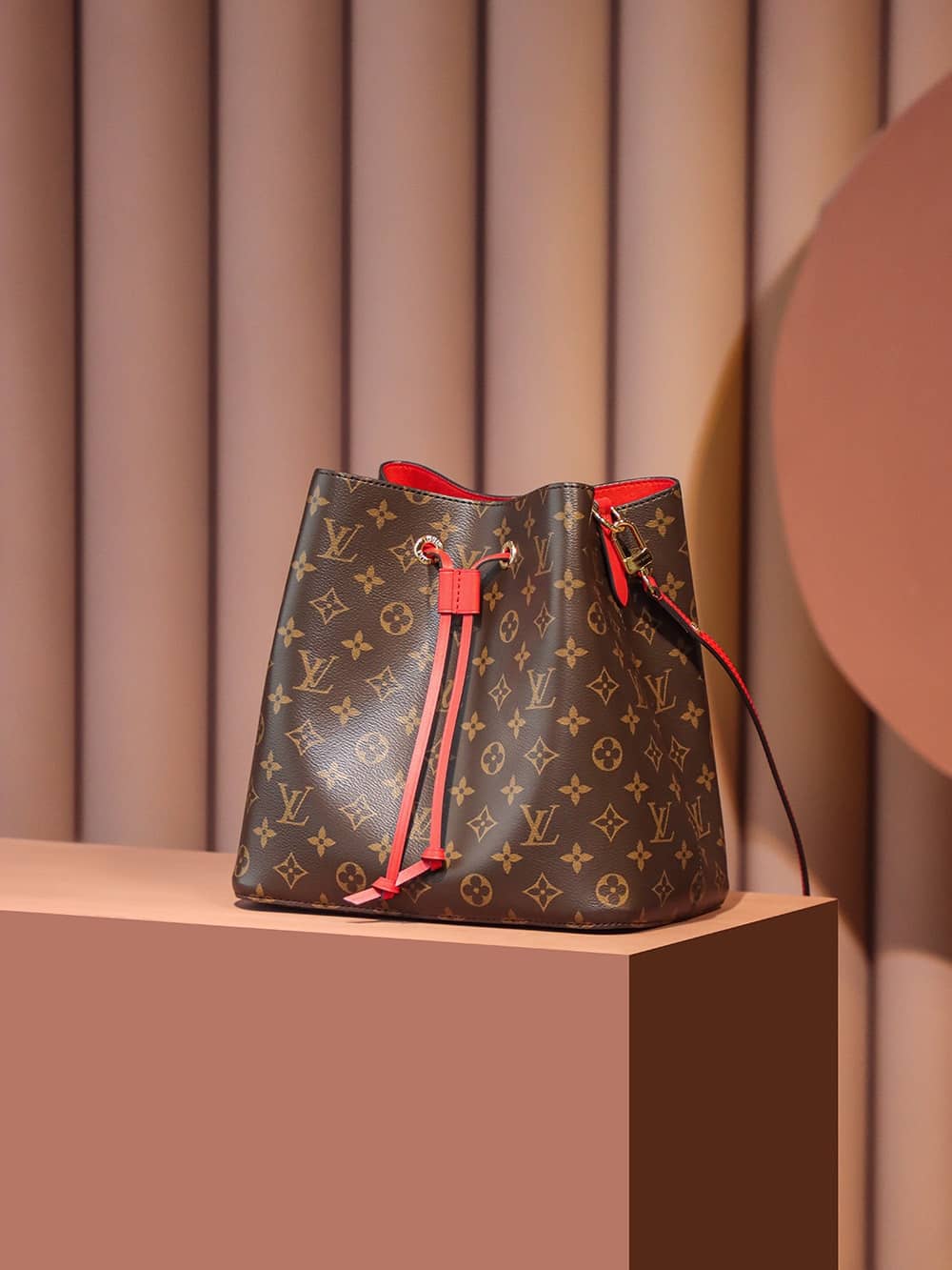 LV高仿包Louis Vuitton M44021 NéoNoé經典繫列 #M44021#免檢版¥2,480.00-頂級1:1精品高仿包包香港台灣批發價格推薦微信哪裡買