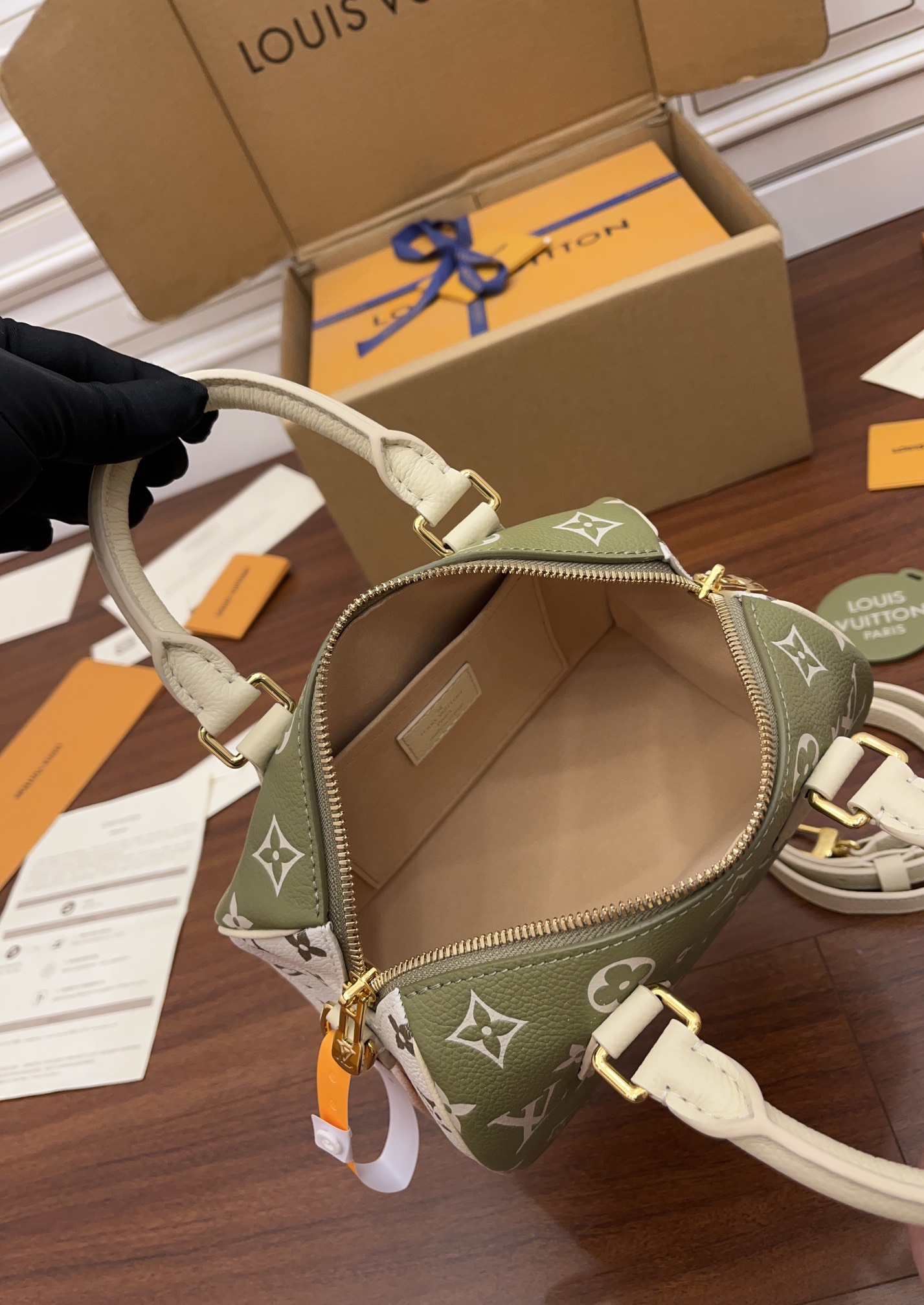 高仿原單LV M46118 牛油果綠 SPEEDY 20 手提包¥2,480.00-頂級1:1精品高仿包包香港台灣批發價格推薦微信哪裡買