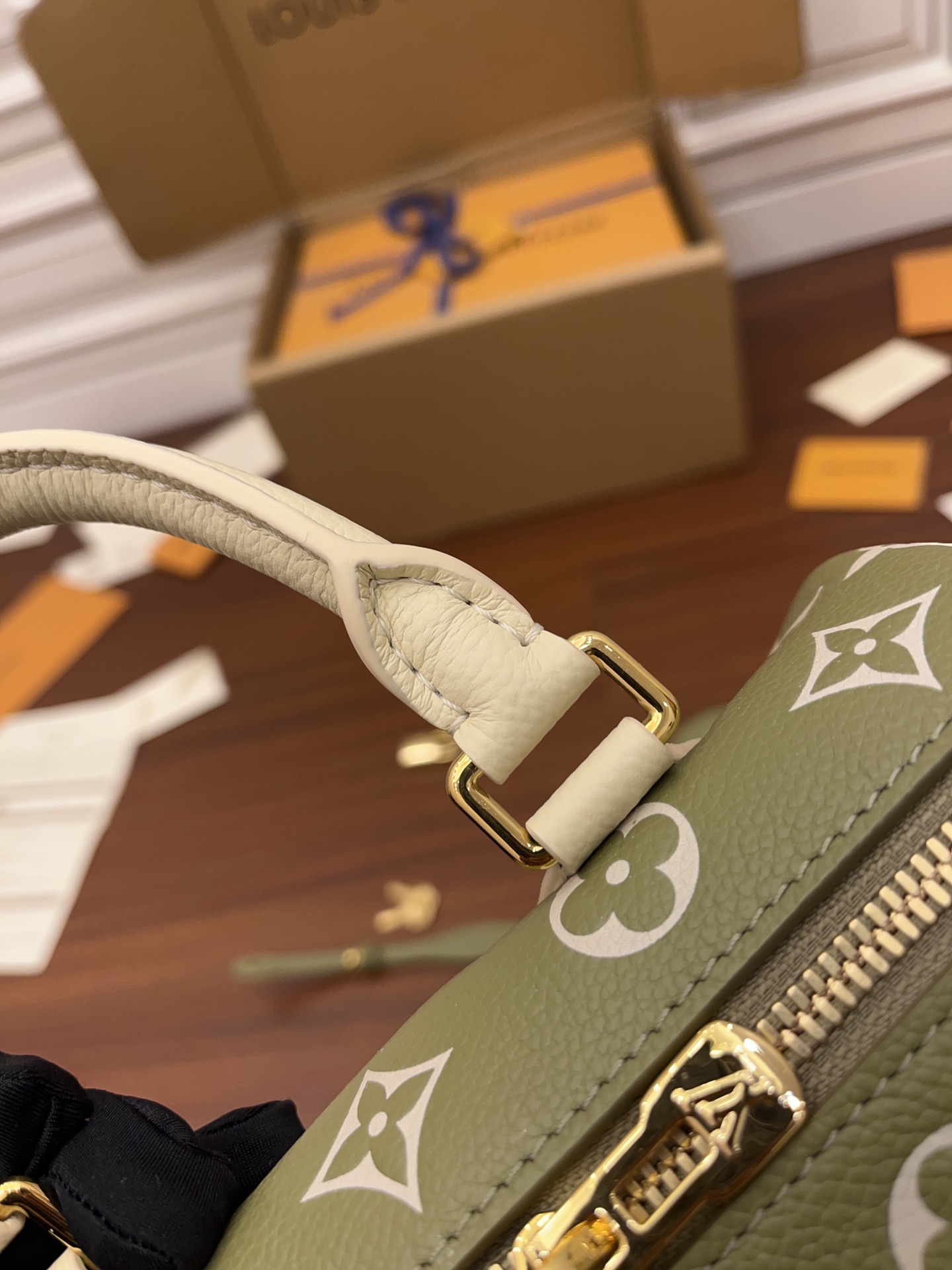 高仿原單LV M46118 牛油果綠 SPEEDY 20 手提包¥2,480.00-頂級1:1精品高仿包包香港台灣批發價格推薦微信哪裡買