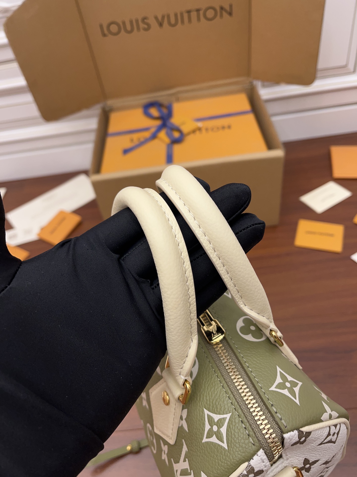 高仿原單LV M46118 牛油果綠 SPEEDY 20 手提包¥2,480.00-頂級1:1精品高仿包包香港台灣批發價格推薦微信哪裡買