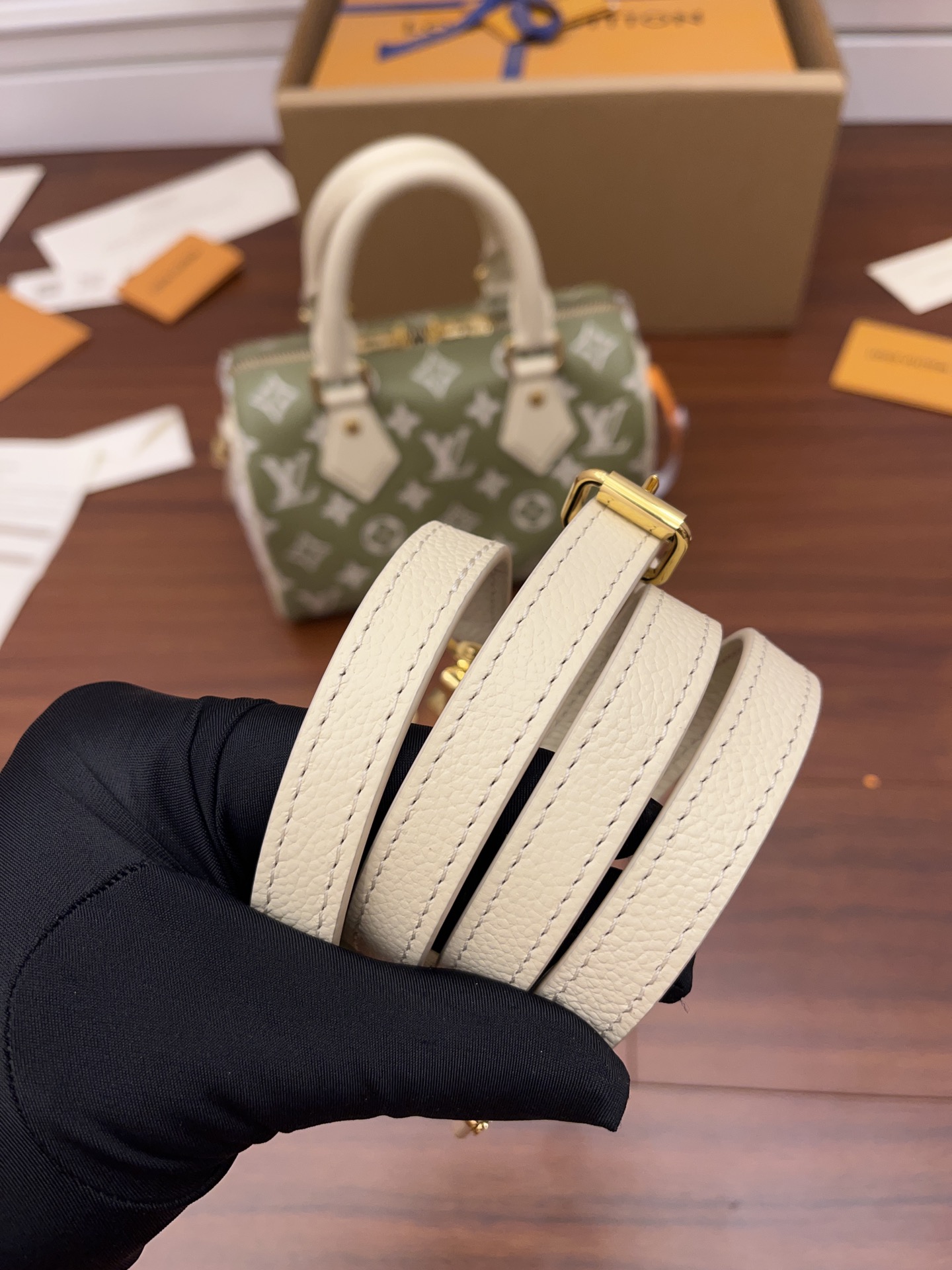 高仿原單LV M46118 牛油果綠 SPEEDY 20 手提包¥2,480.00-頂級1:1精品高仿包包香港台灣批發價格推薦微信哪裡買