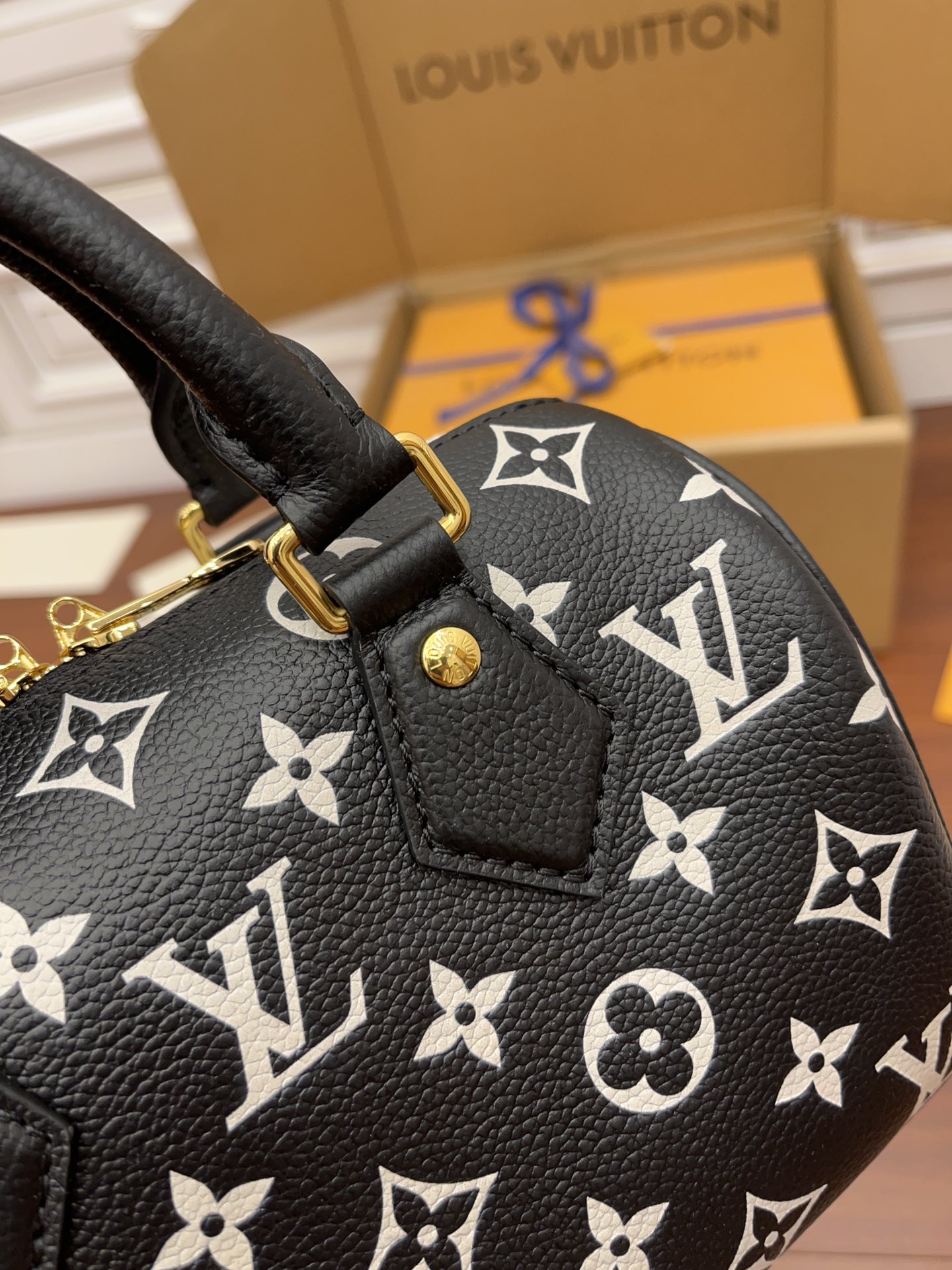 一比一原單LV M46088 SPEEDY 20 手提包A級皮料¥2,480.00-頂級1:1精品高仿包包香港台灣批發價格推薦微信哪裡買