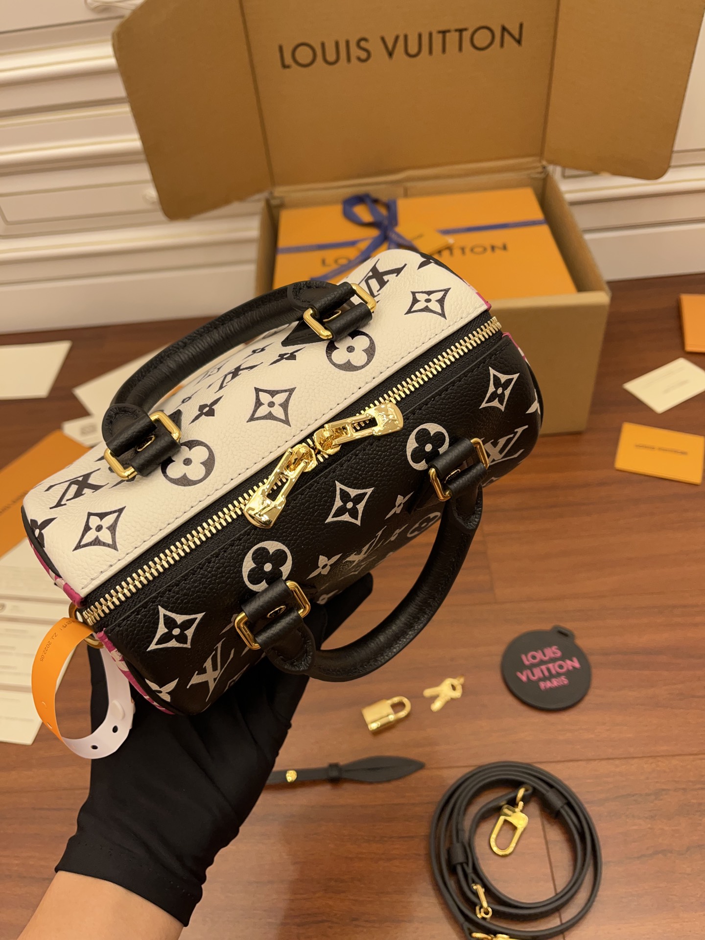 一比一原單LV M46088 SPEEDY 20 手提包A級皮料¥2,480.00-頂級1:1精品高仿包包香港台灣批發價格推薦微信哪裡買