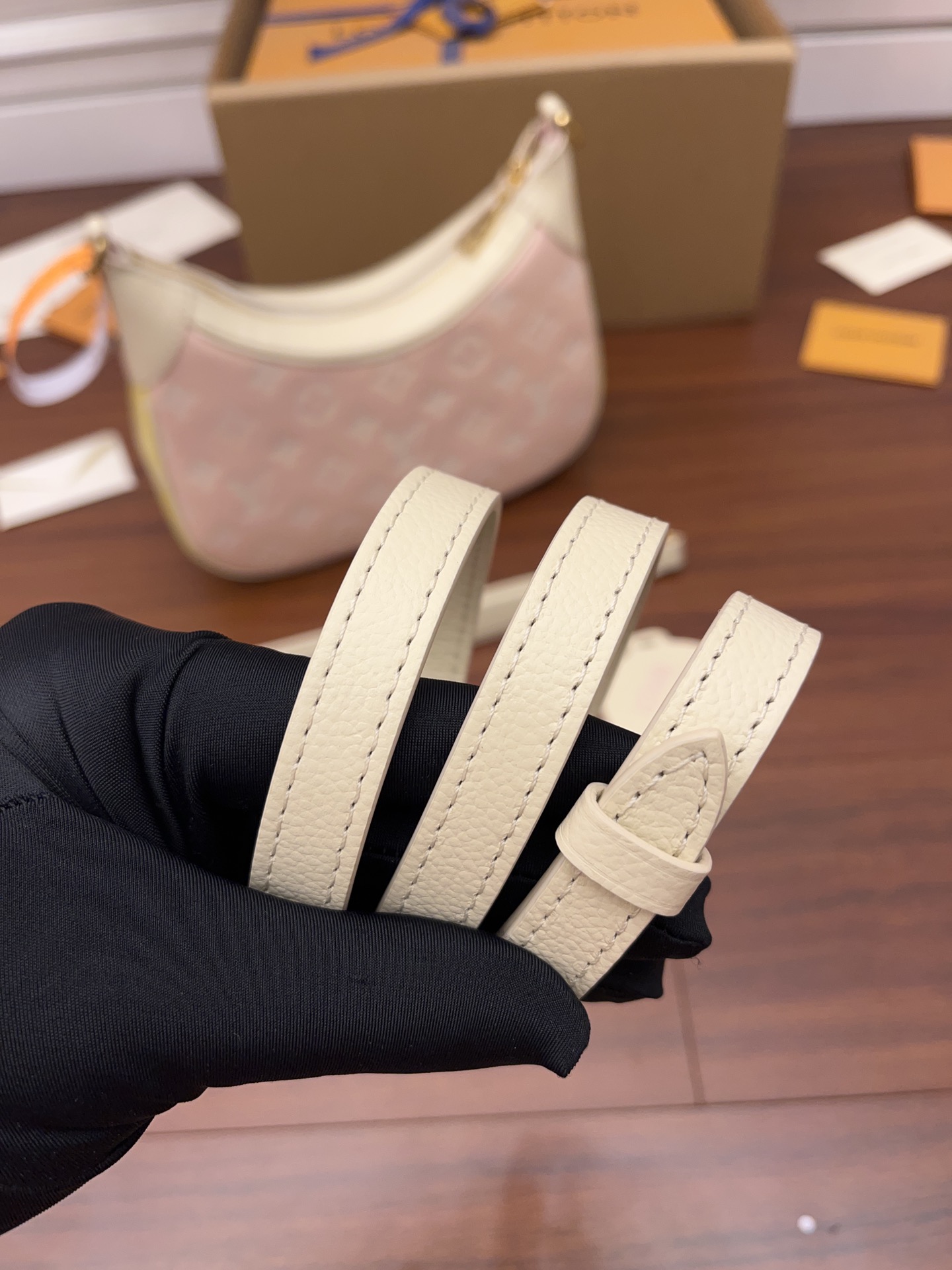 LV高仿包 M46113 Bagatelle腋下包專櫃同步電子芯片內碼¥2,480.00-頂級1:1精品高仿包包香港台灣批發價格推薦微信哪裡買