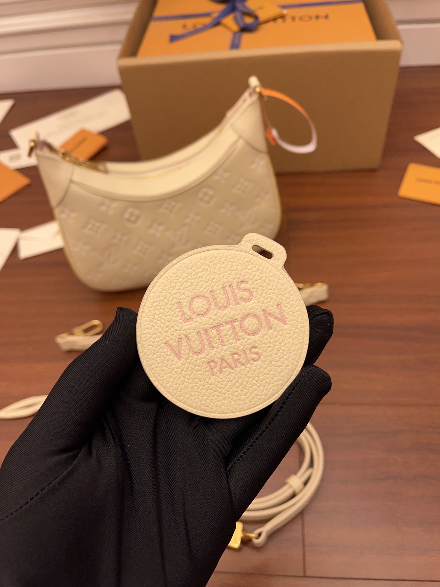 LV高仿包 M46113 Bagatelle腋下包專櫃同步電子芯片內碼¥2,480.00-頂級1:1精品高仿包包香港台灣批發價格推薦微信哪裡買