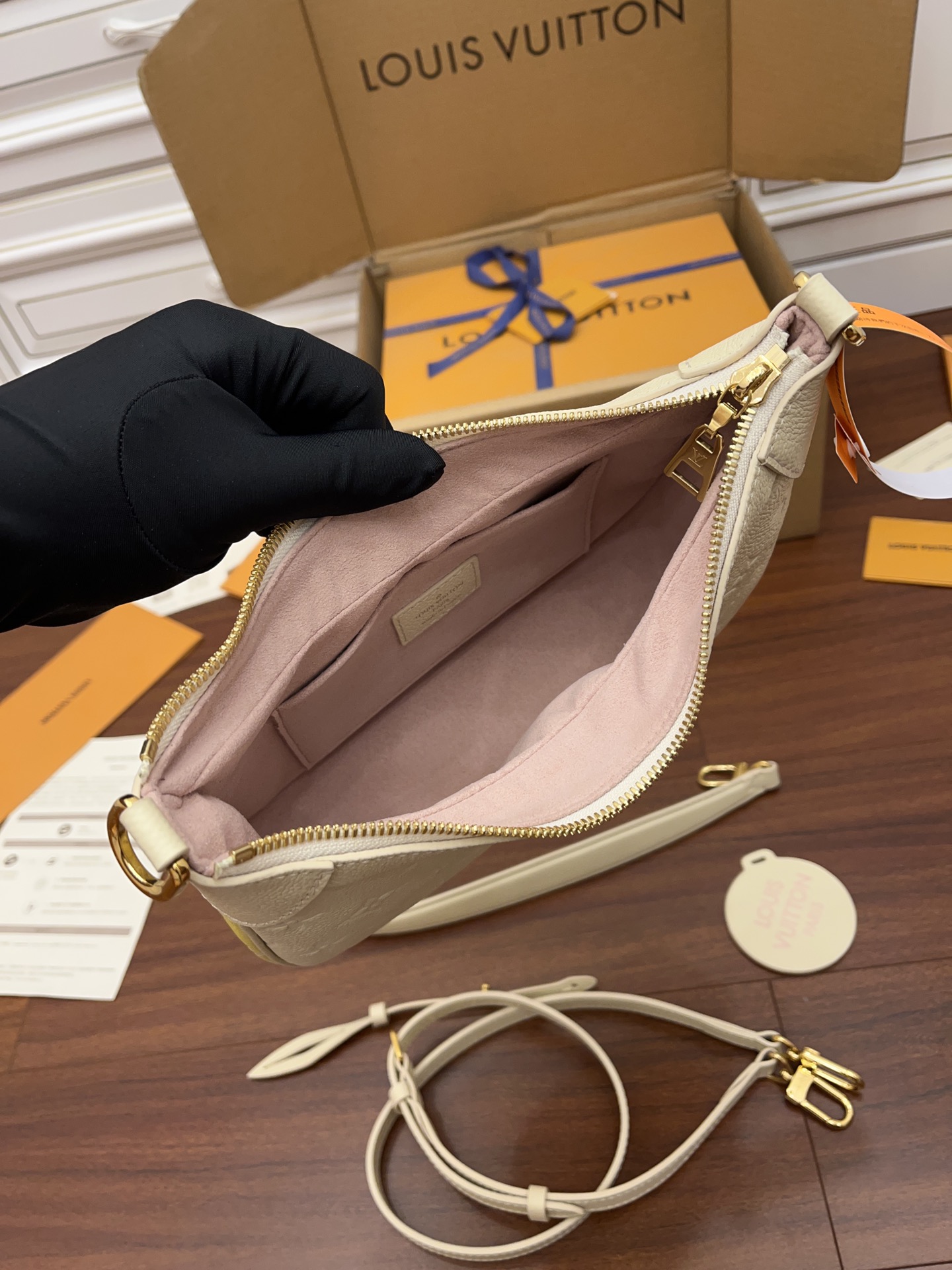 LV高仿包 M46113 Bagatelle腋下包專櫃同步電子芯片內碼¥2,480.00-頂級1:1精品高仿包包香港台灣批發價格推薦微信哪裡買