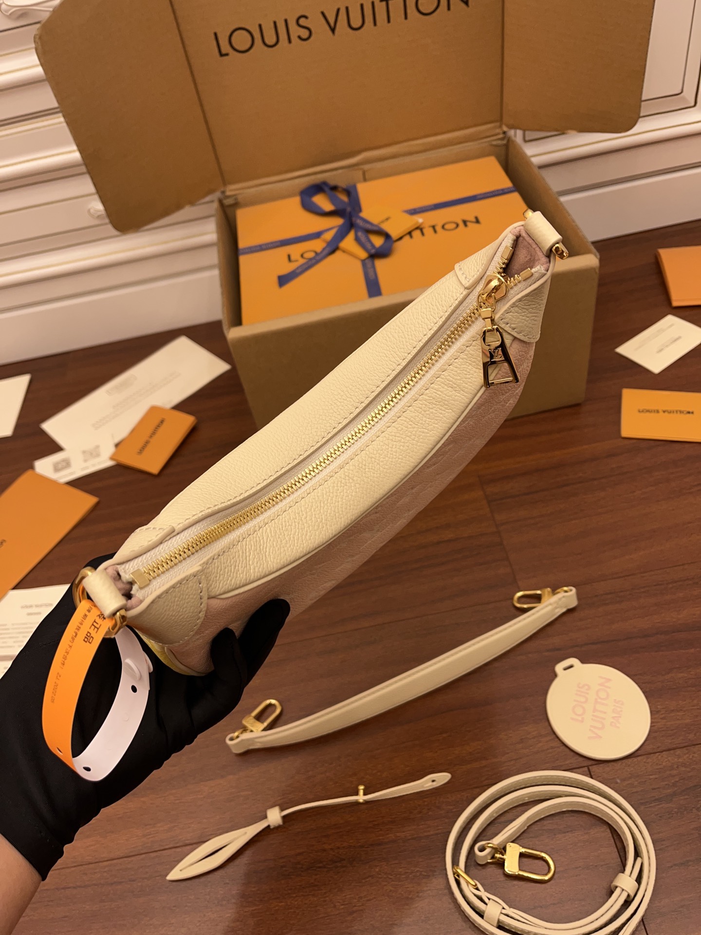 LV高仿包 M46113 Bagatelle腋下包專櫃同步電子芯片內碼¥2,480.00-頂級1:1精品高仿包包香港台灣批發價格推薦微信哪裡買