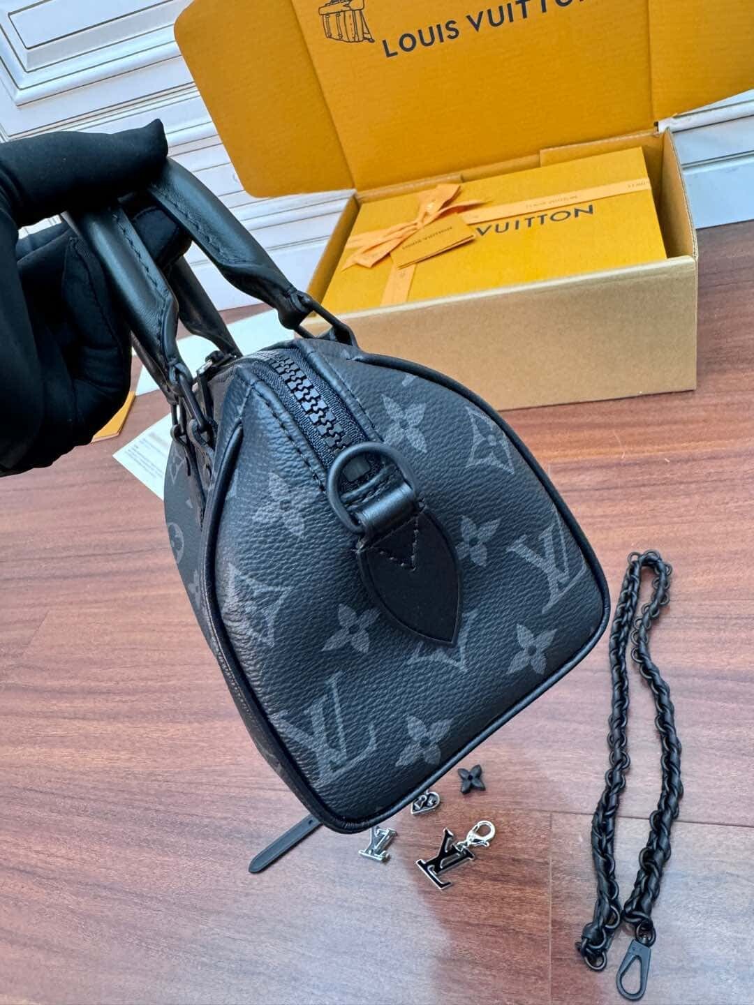 LV一比一高仿包 2024中國七夕限定speedy18 M24606¥2,480.00-頂級1:1精品高仿包包香港台灣批發價格推薦微信哪裡買