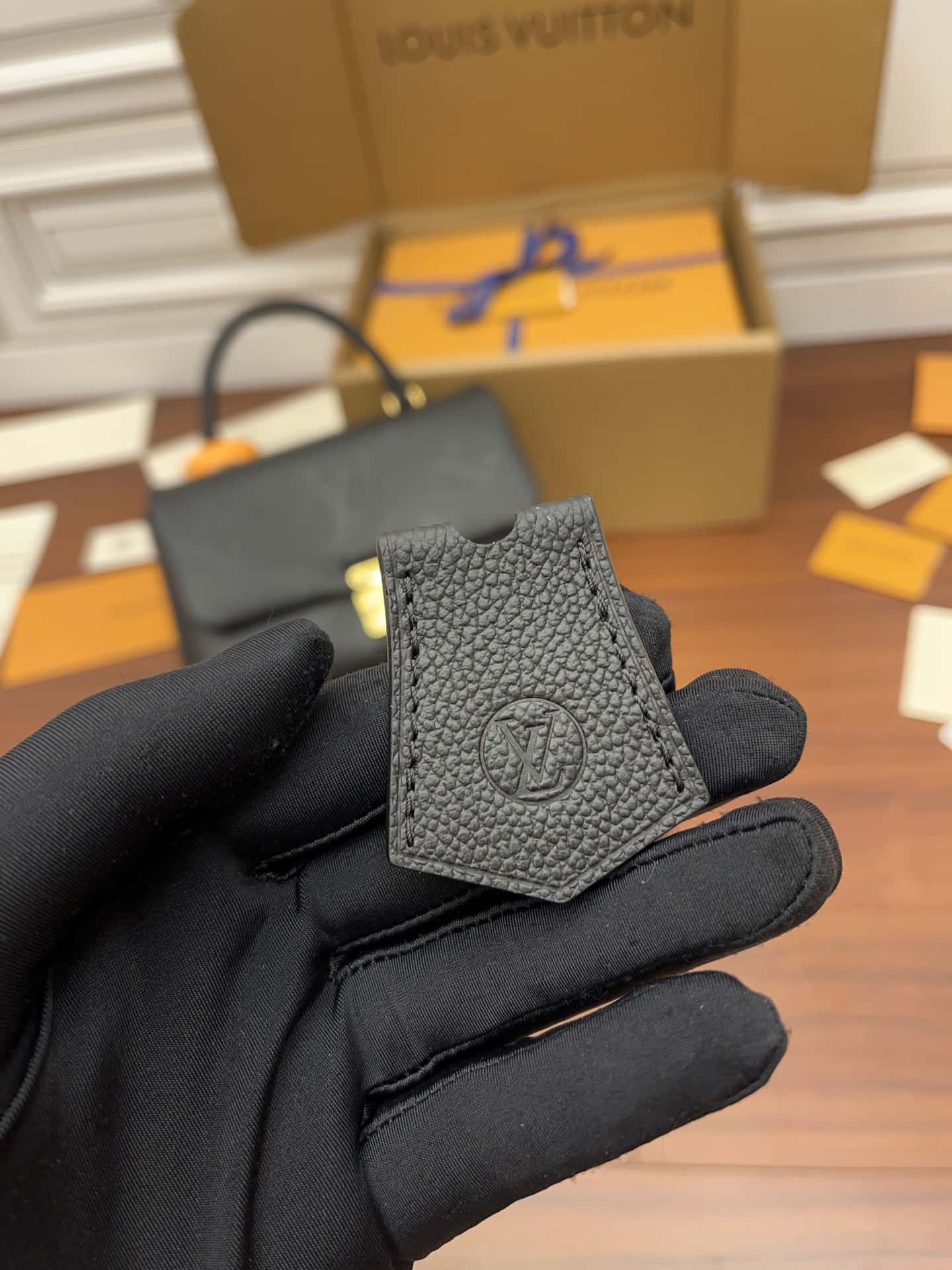 一比一高仿LV M45976特級加強版 Madeleine MM¥2,480.00-頂級1:1精品高仿包包香港台灣批發價格推薦微信哪裡買