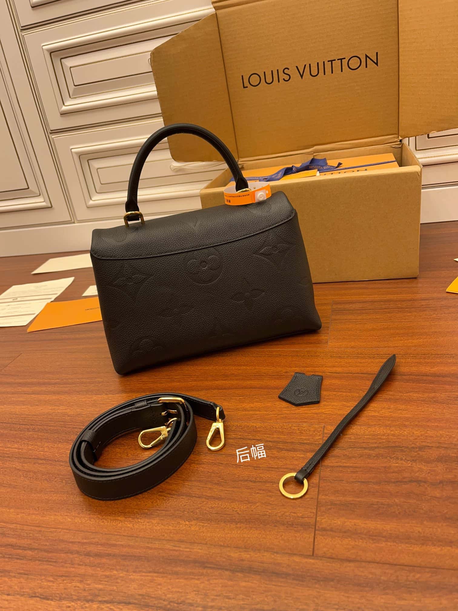 一比一高仿LV M45976特級加強版 Madeleine MM¥2,480.00-頂級1:1精品高仿包包香港台灣批發價格推薦微信哪裡買