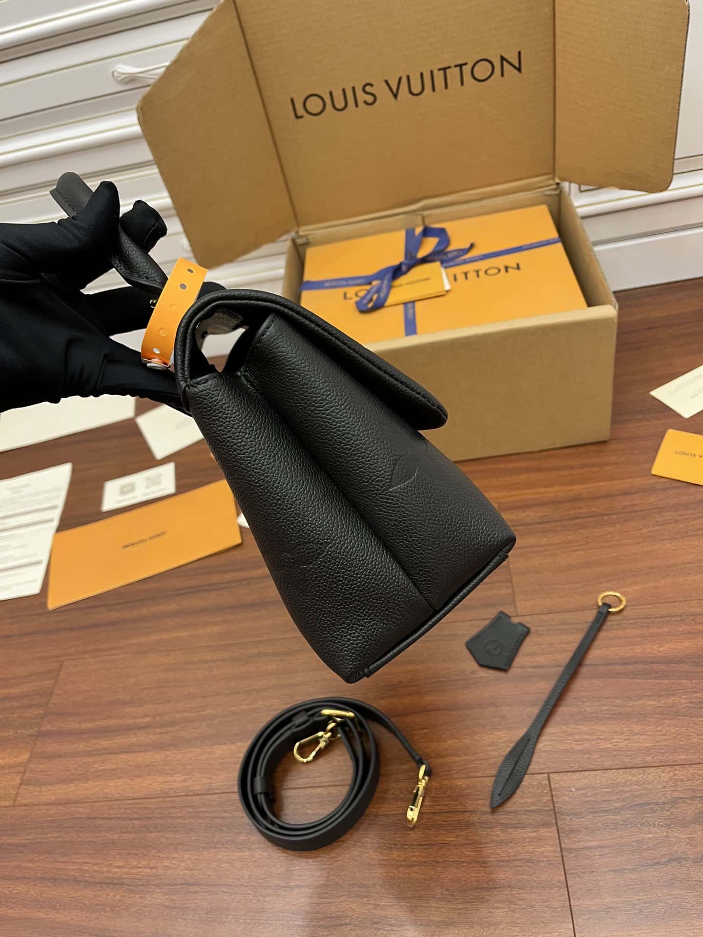 一比一高仿LV M45976特級加強版 Madeleine MM¥2,480.00-頂級1:1精品高仿包包香港台灣批發價格推薦微信哪裡買