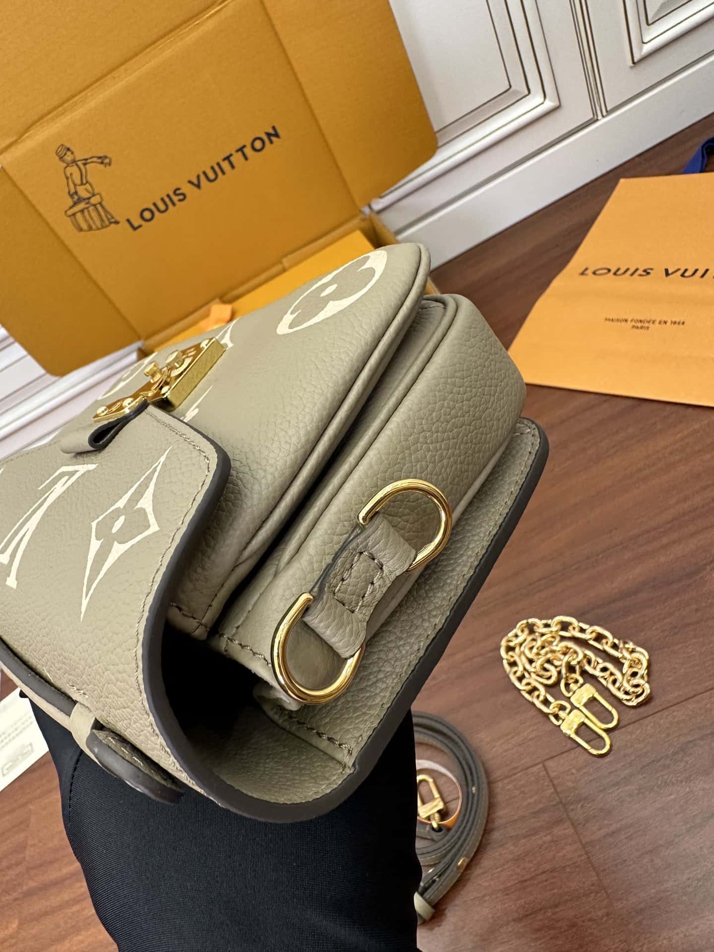 LV M23081 POCHETTE MÉTIS EAST WEST 高仿手袋¥2,480.00-頂級1:1精品高仿包包香港台灣批發價格推薦微信哪裡買