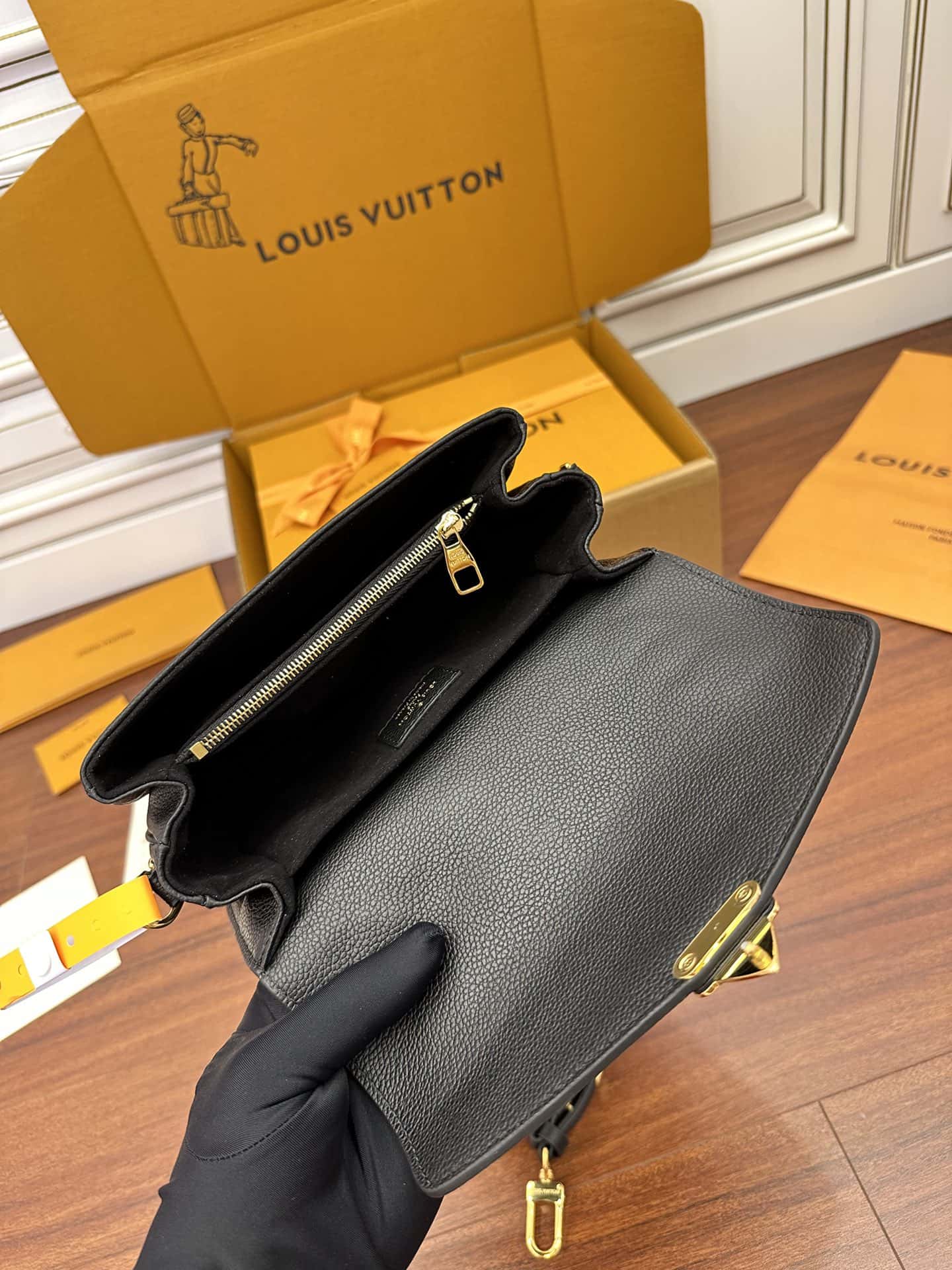專櫃同步高仿LV M46596 POCHETTE MÉTIS EAST WEST 手袋¥2,480.00-頂級1:1精品高仿包包香港台灣批發價格推薦微信哪裡買