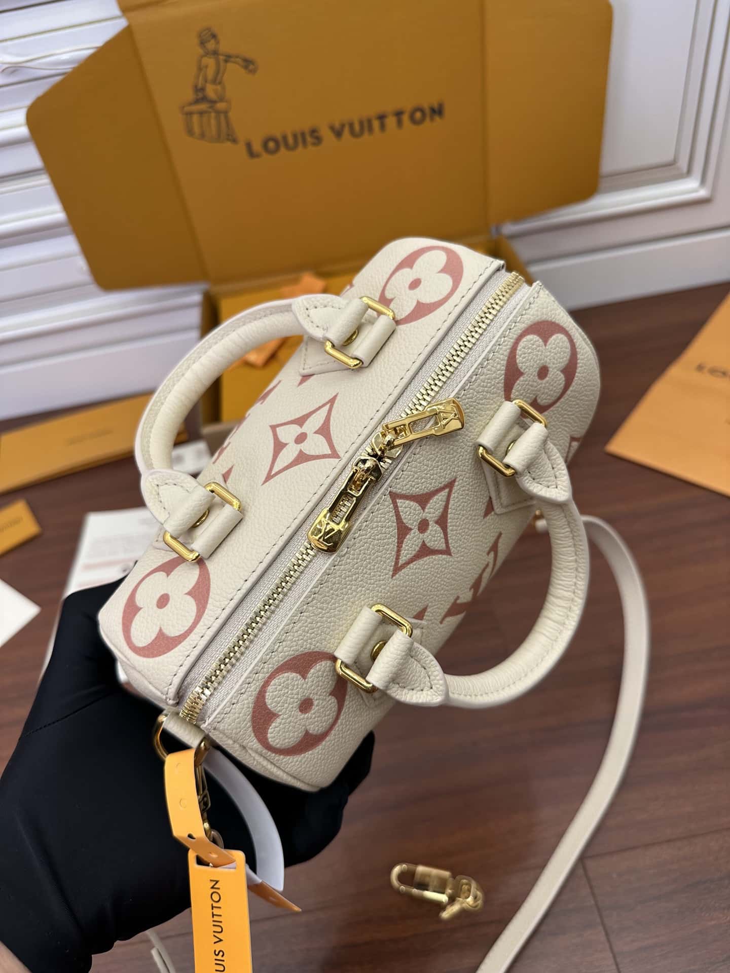 LV一比一原單包 M46397 Speedy Bandoulière 20正品進口托底¥2,480.00-頂級1:1精品高仿包包香港台灣批發價格推薦微信哪裡買