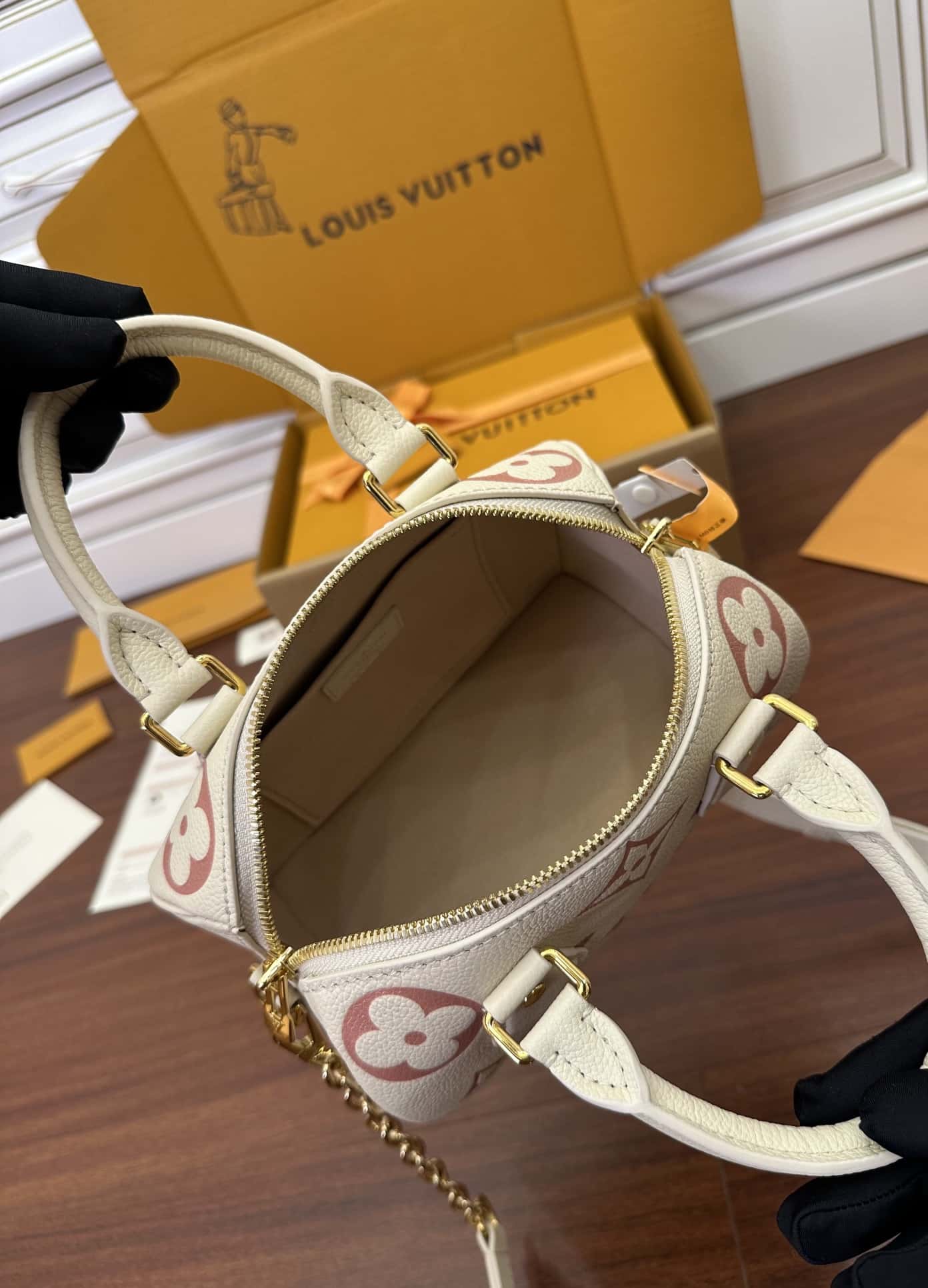 LV一比一原單包 M46397 Speedy Bandoulière 20正品進口托底¥2,480.00-頂級1:1精品高仿包包香港台灣批發價格推薦微信哪裡買