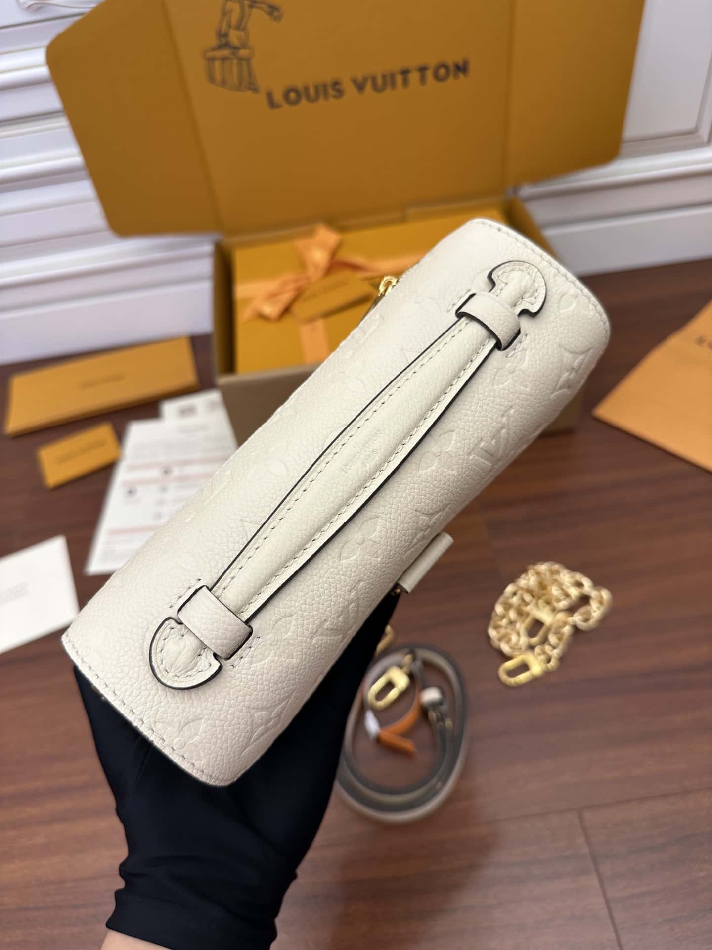 頂級原單LV M22942 POCHETTE MÉTIS EAST WEST 手袋¥2,480.00-頂級1:1精品高仿包包香港台灣批發價格推薦微信哪裡買