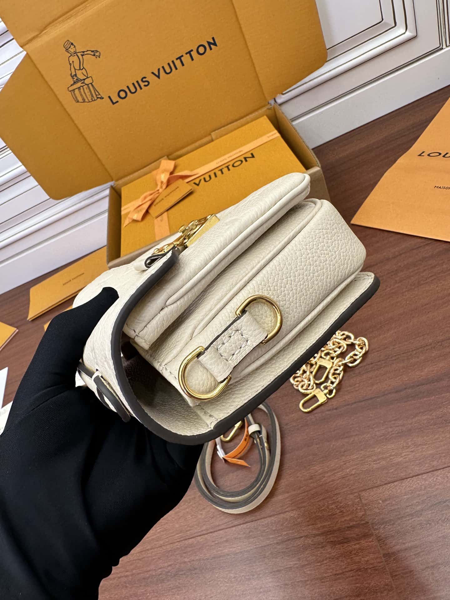 頂級原單LV M22942 POCHETTE MÉTIS EAST WEST 手袋¥2,480.00-頂級1:1精品高仿包包香港台灣批發價格推薦微信哪裡買